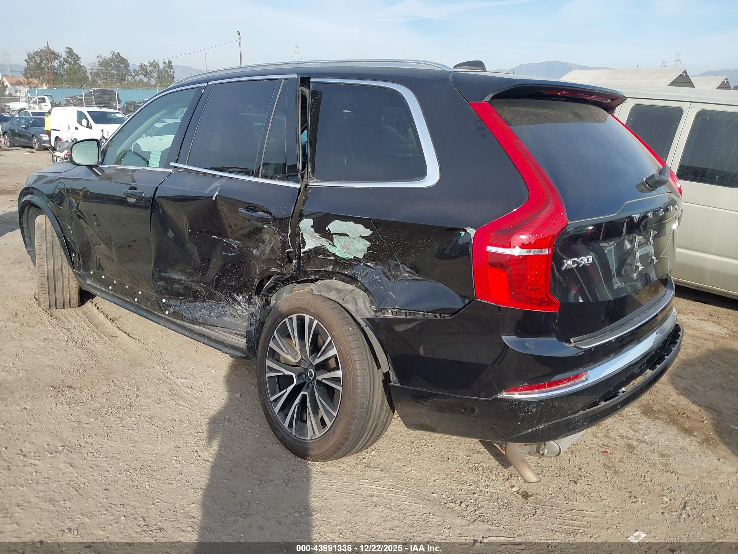VOLVO XC90 image 3