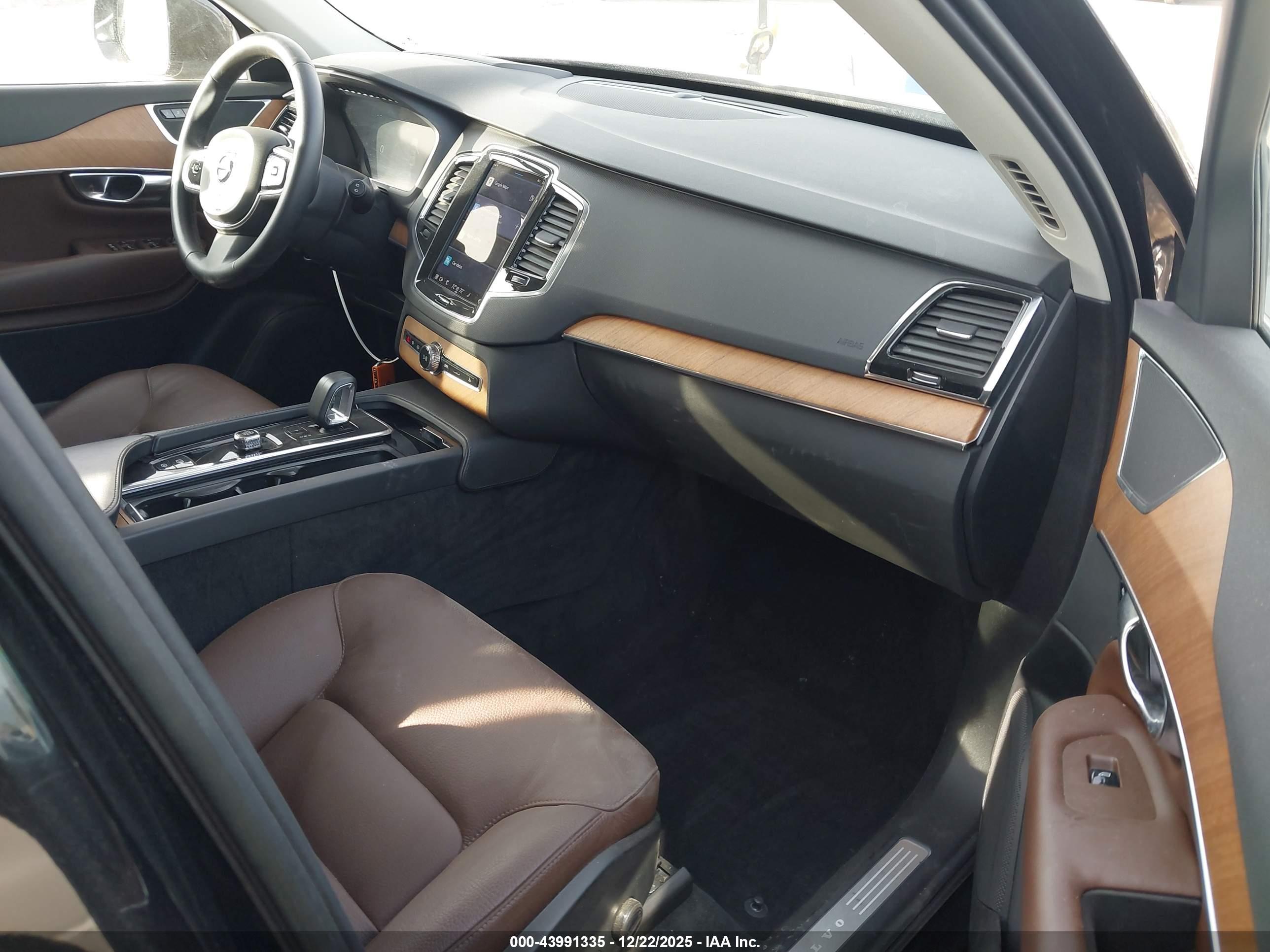 VOLVO XC90 image 5