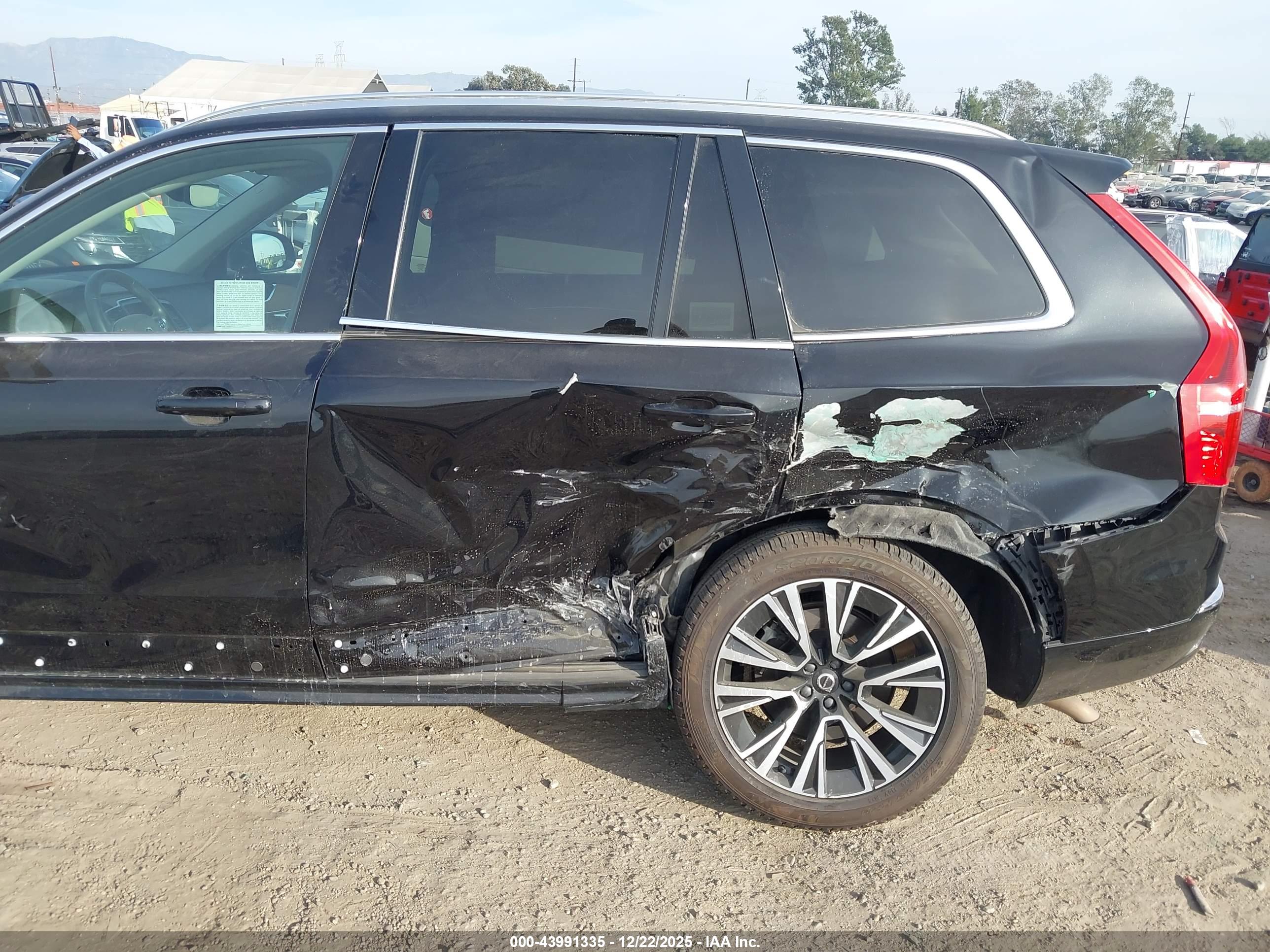 VOLVO XC90 image 6