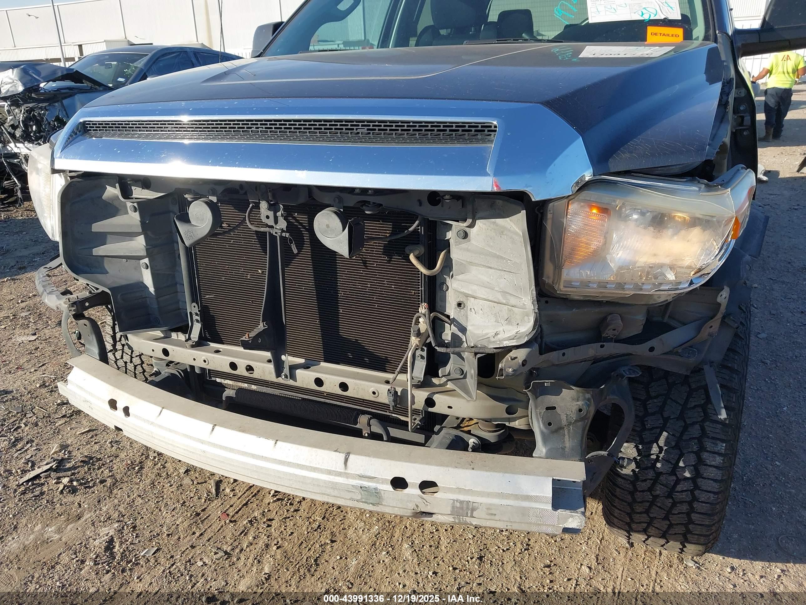 TOYOTA TUNDRA image 6