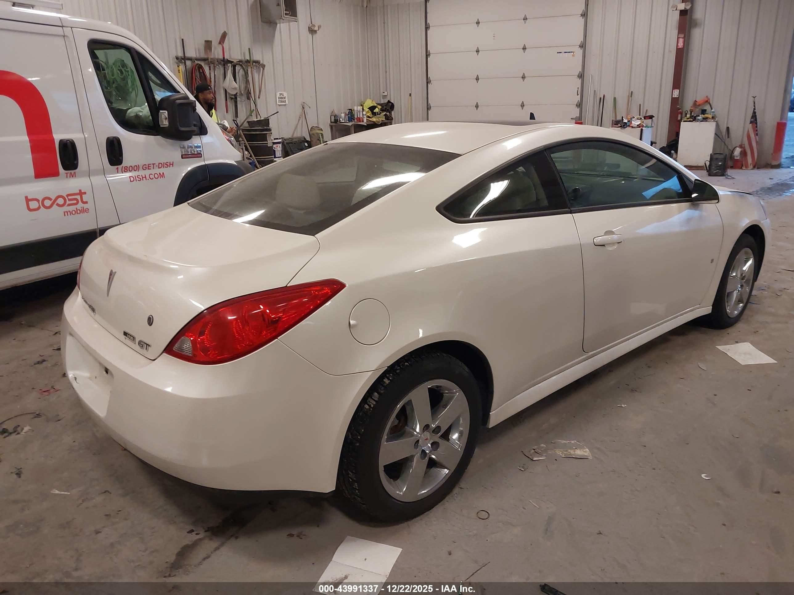 PONTIAC G6 image 4