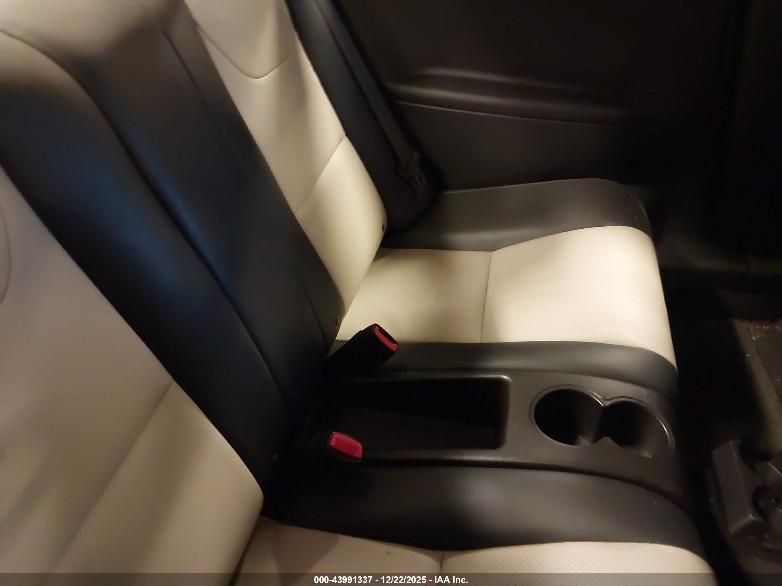 PONTIAC G6 image 8