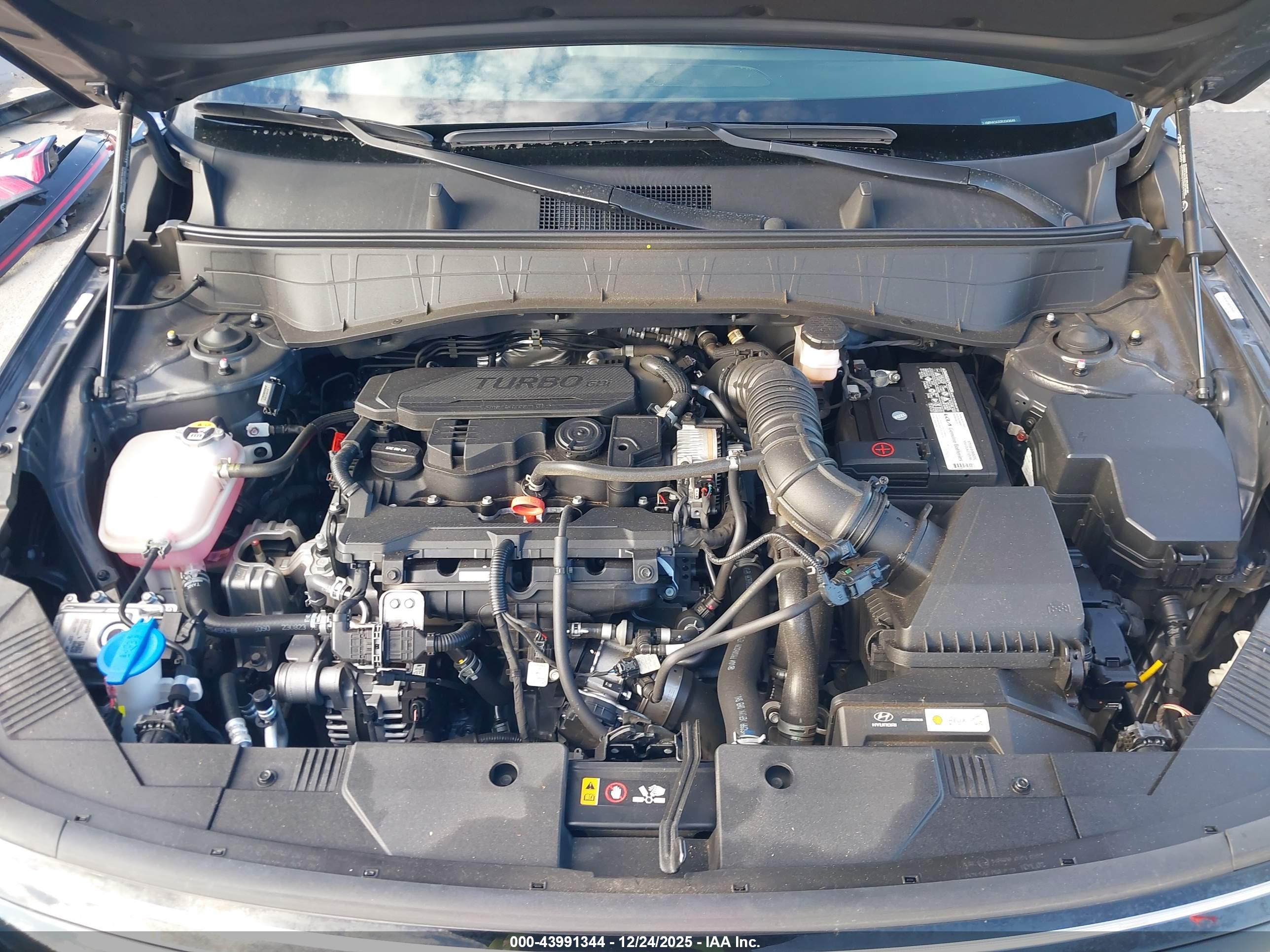 HYUNDAI KONA image 10