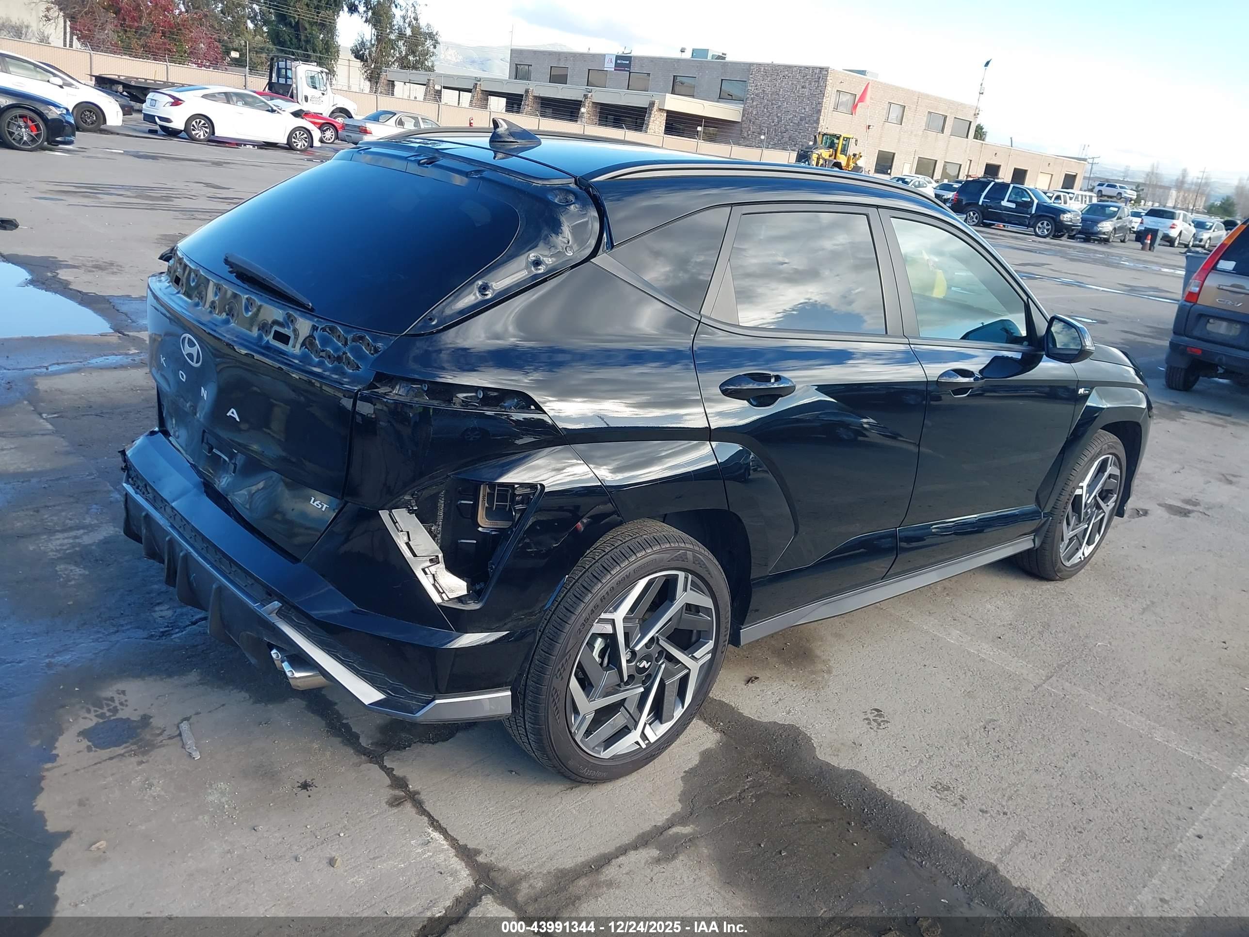 HYUNDAI KONA image 4