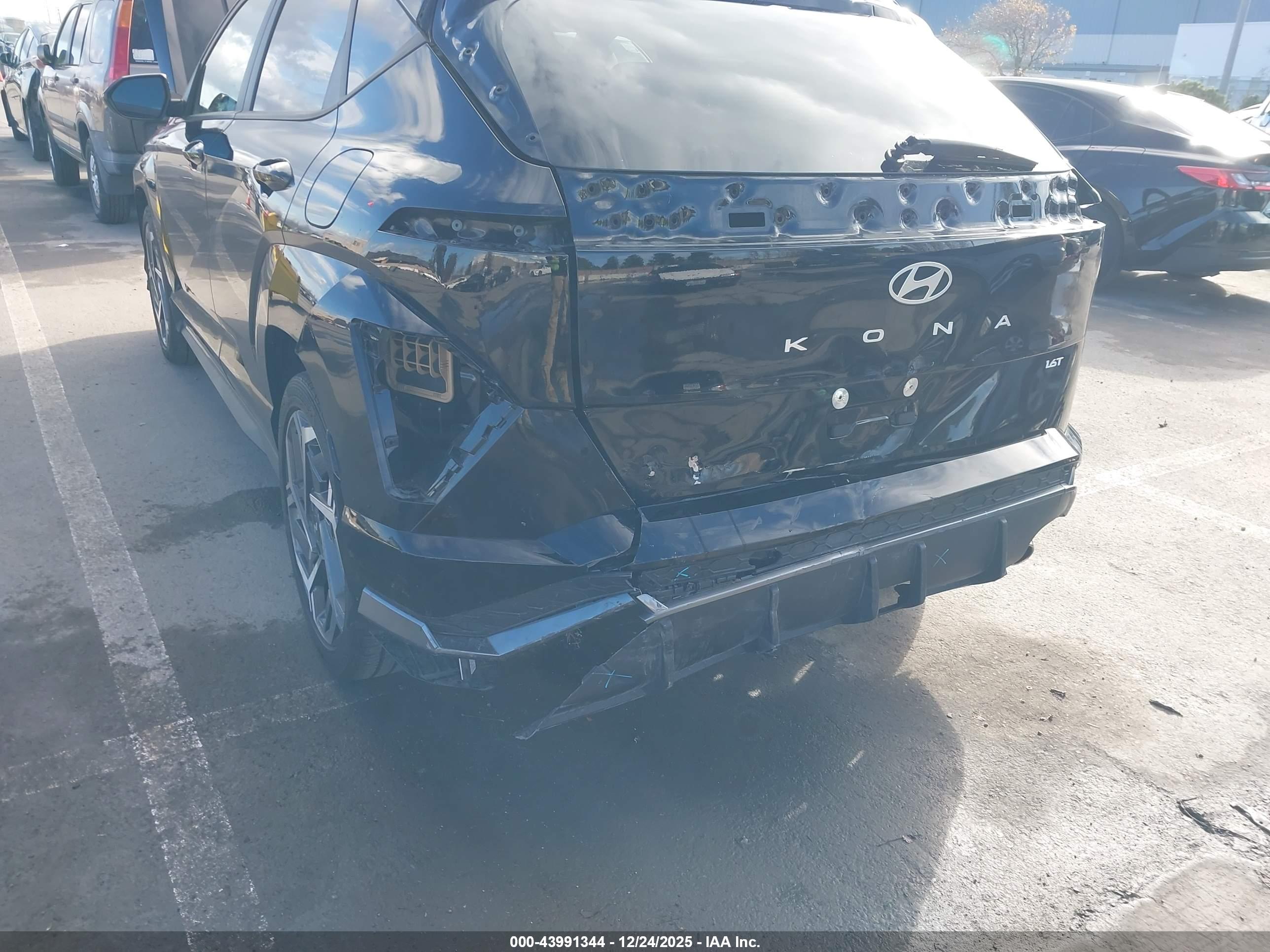 HYUNDAI KONA image 6