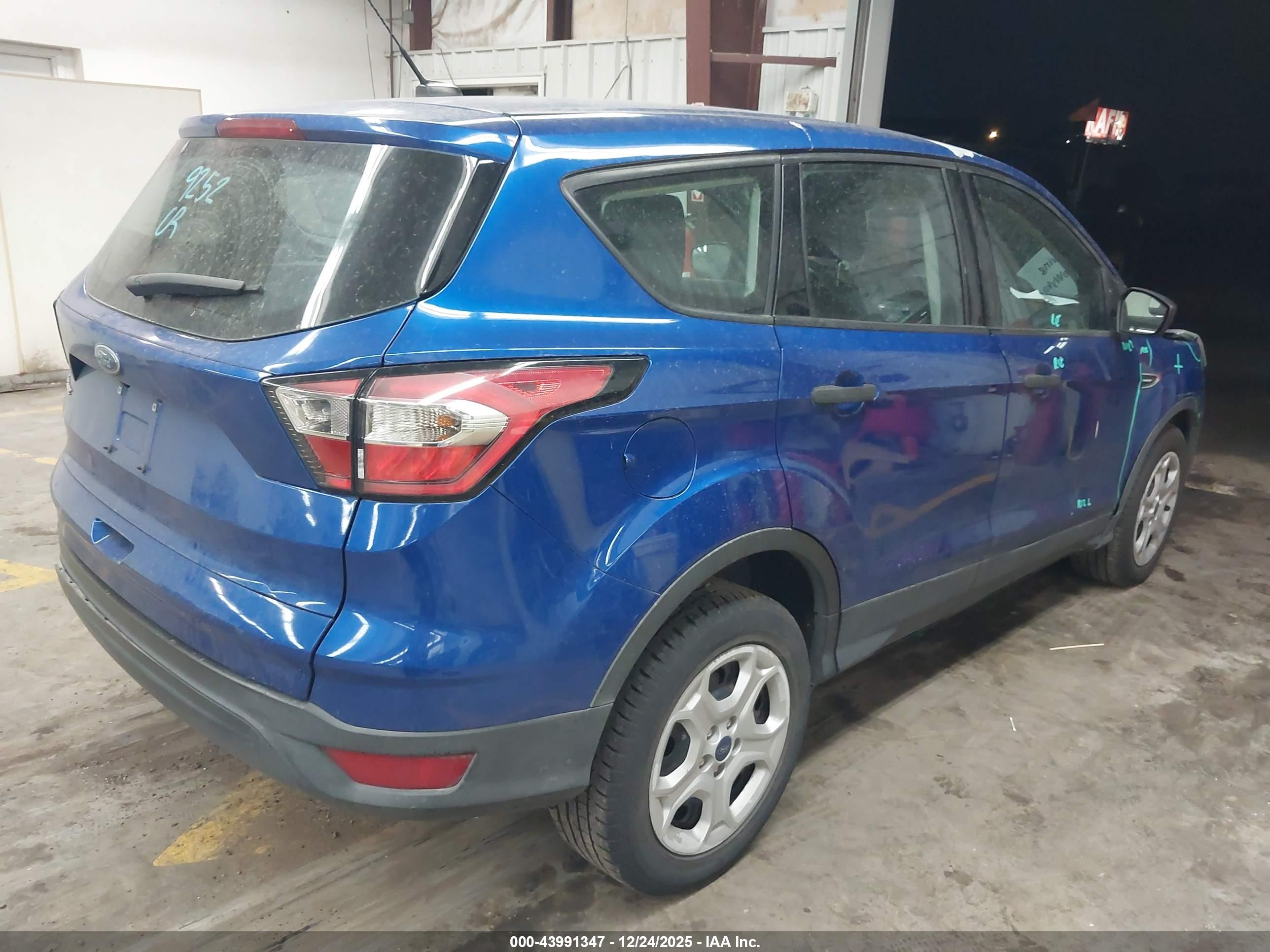 FORD ESCAPE image 4