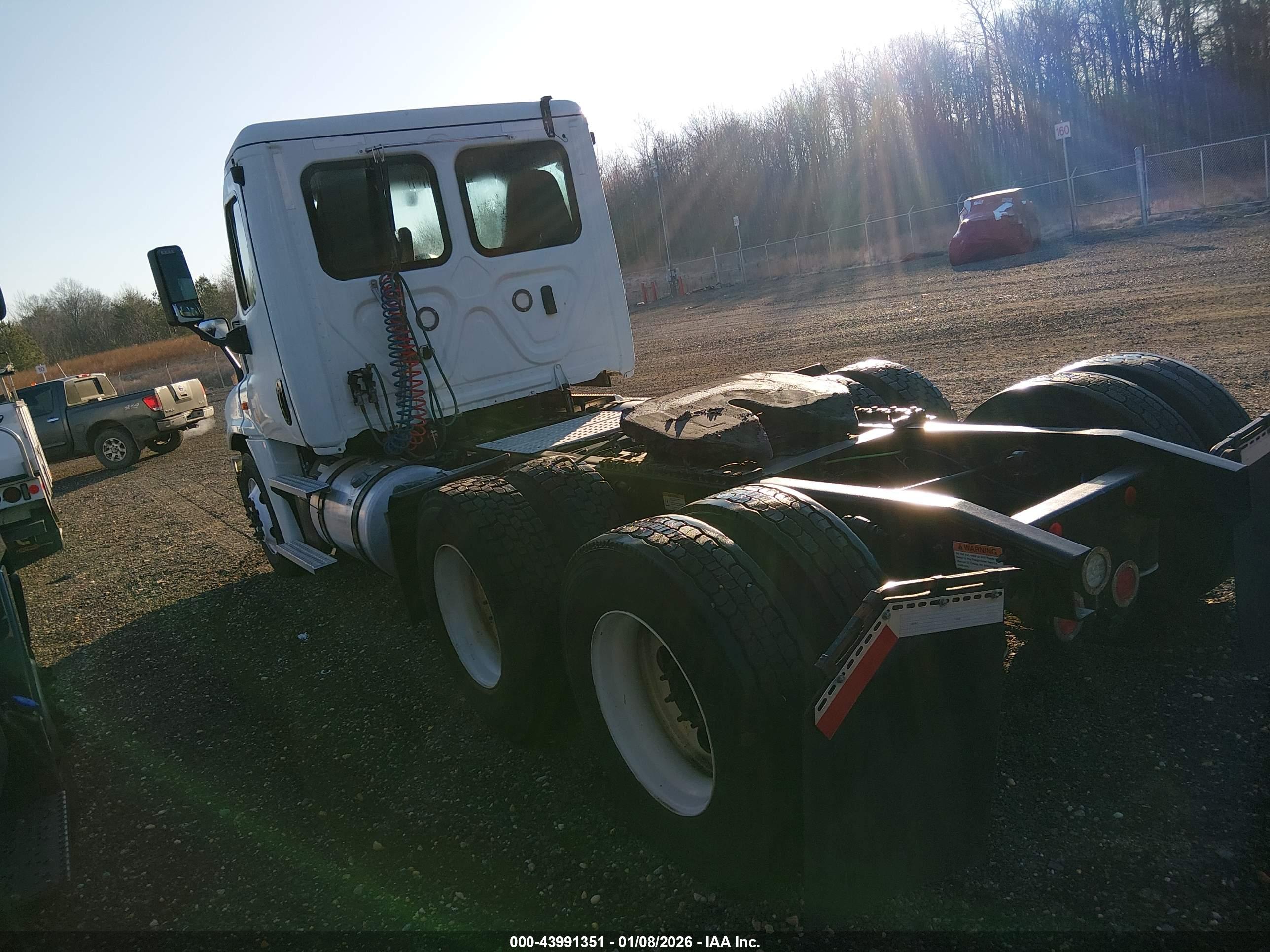 FREIGHTLINER CASCADIA image 3