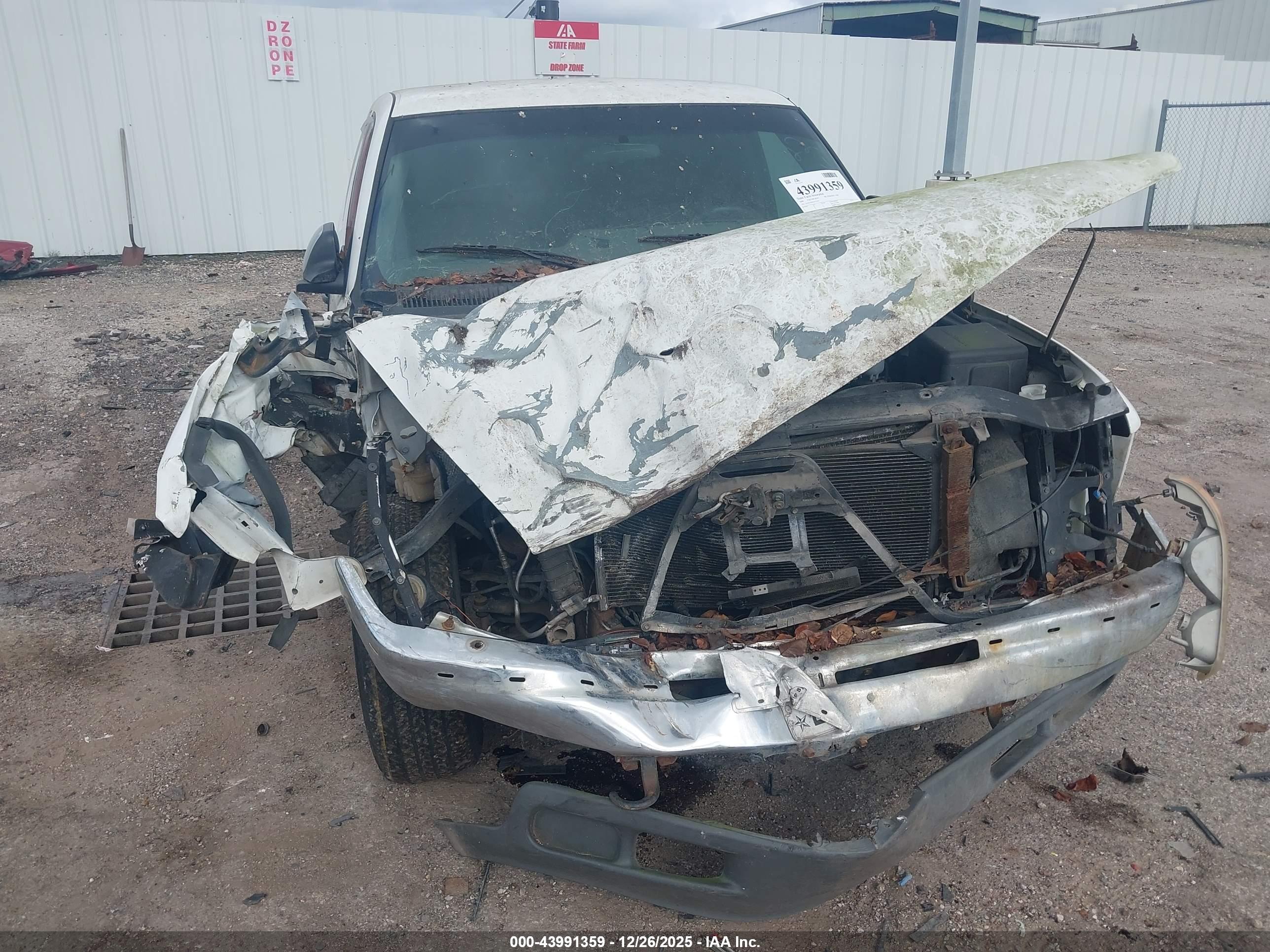 CHEVROLET SILVERADO image 6