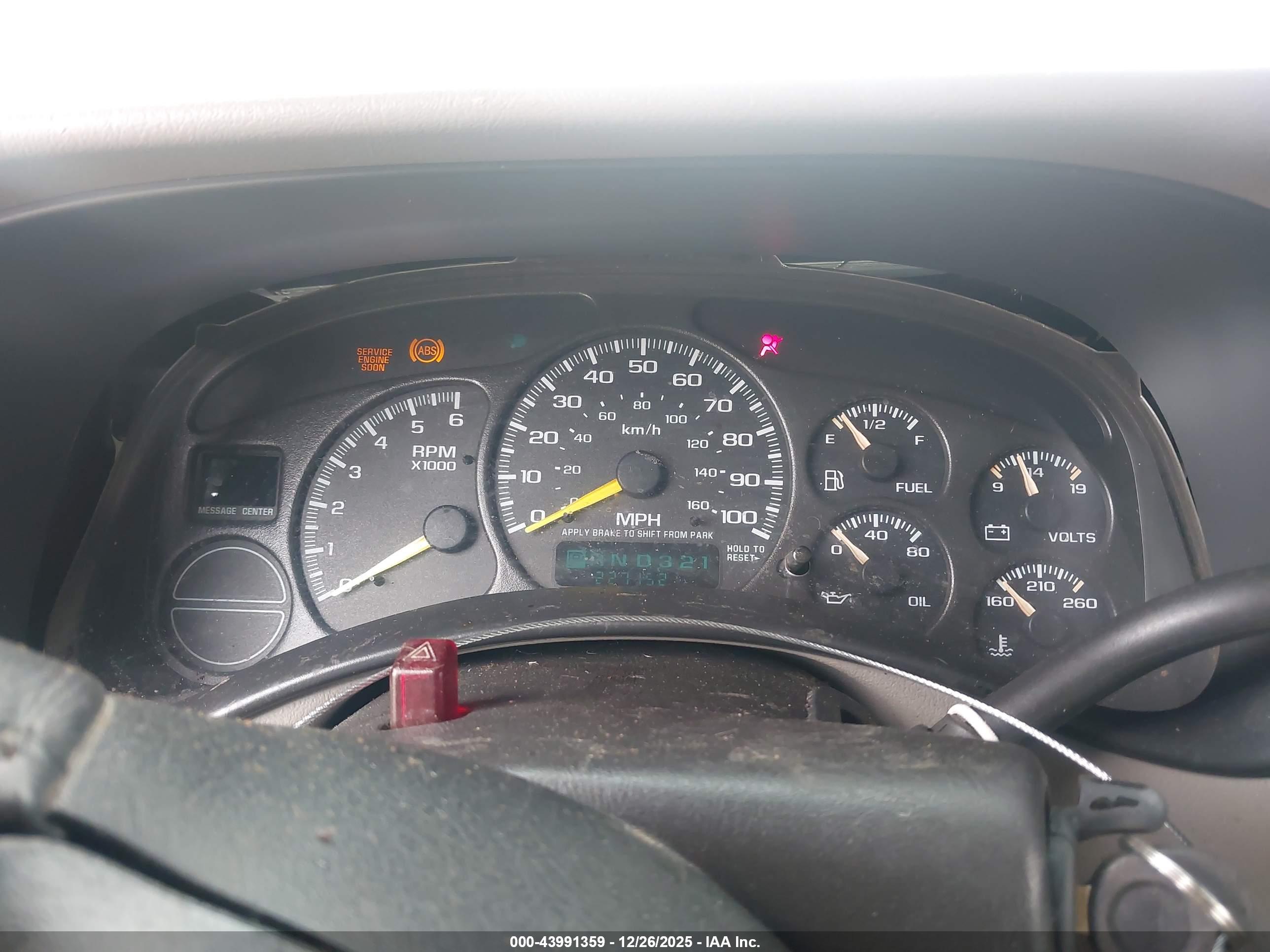 CHEVROLET SILVERADO image 7