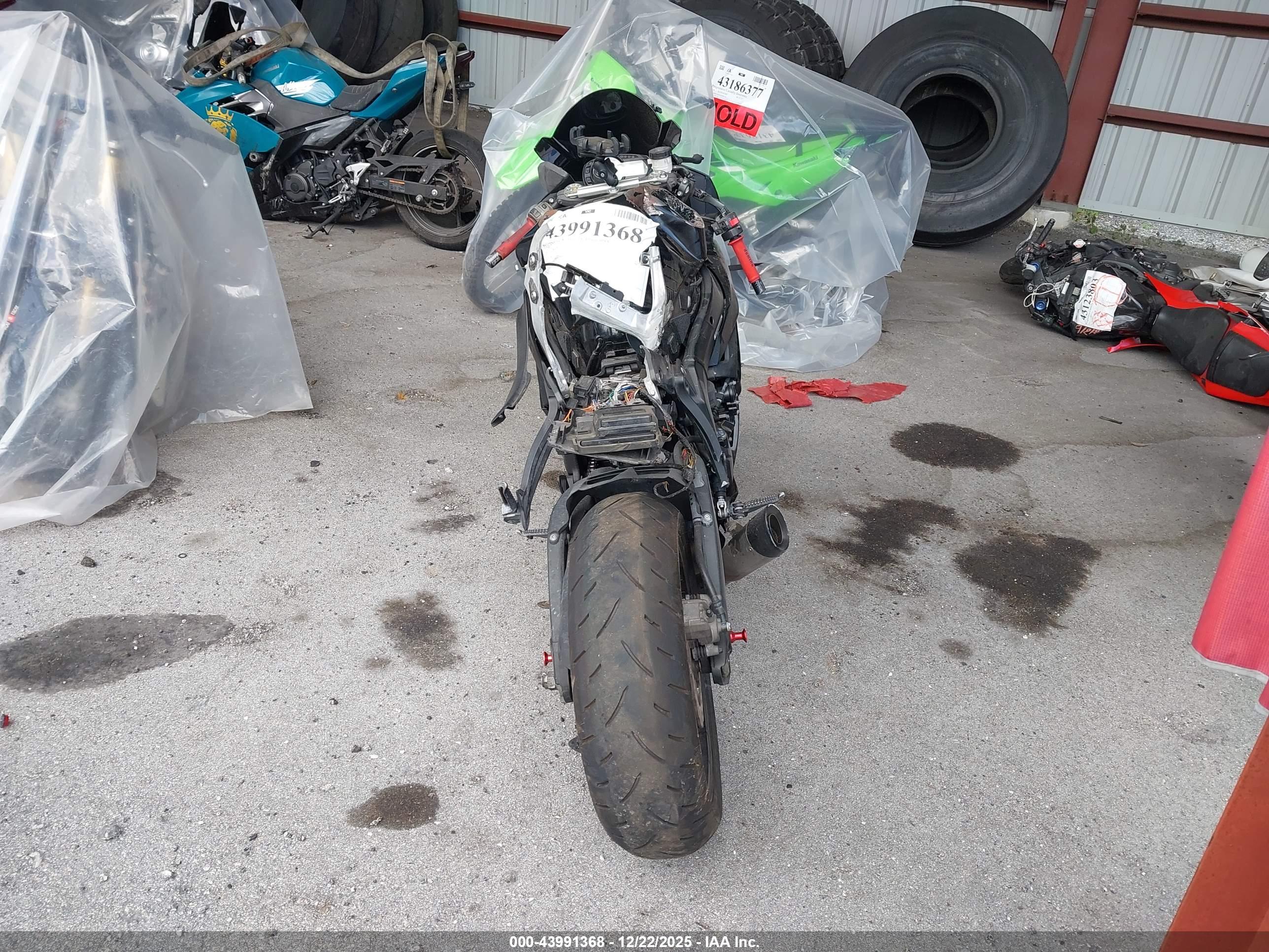 KAWASAKI ZX600 image 6
