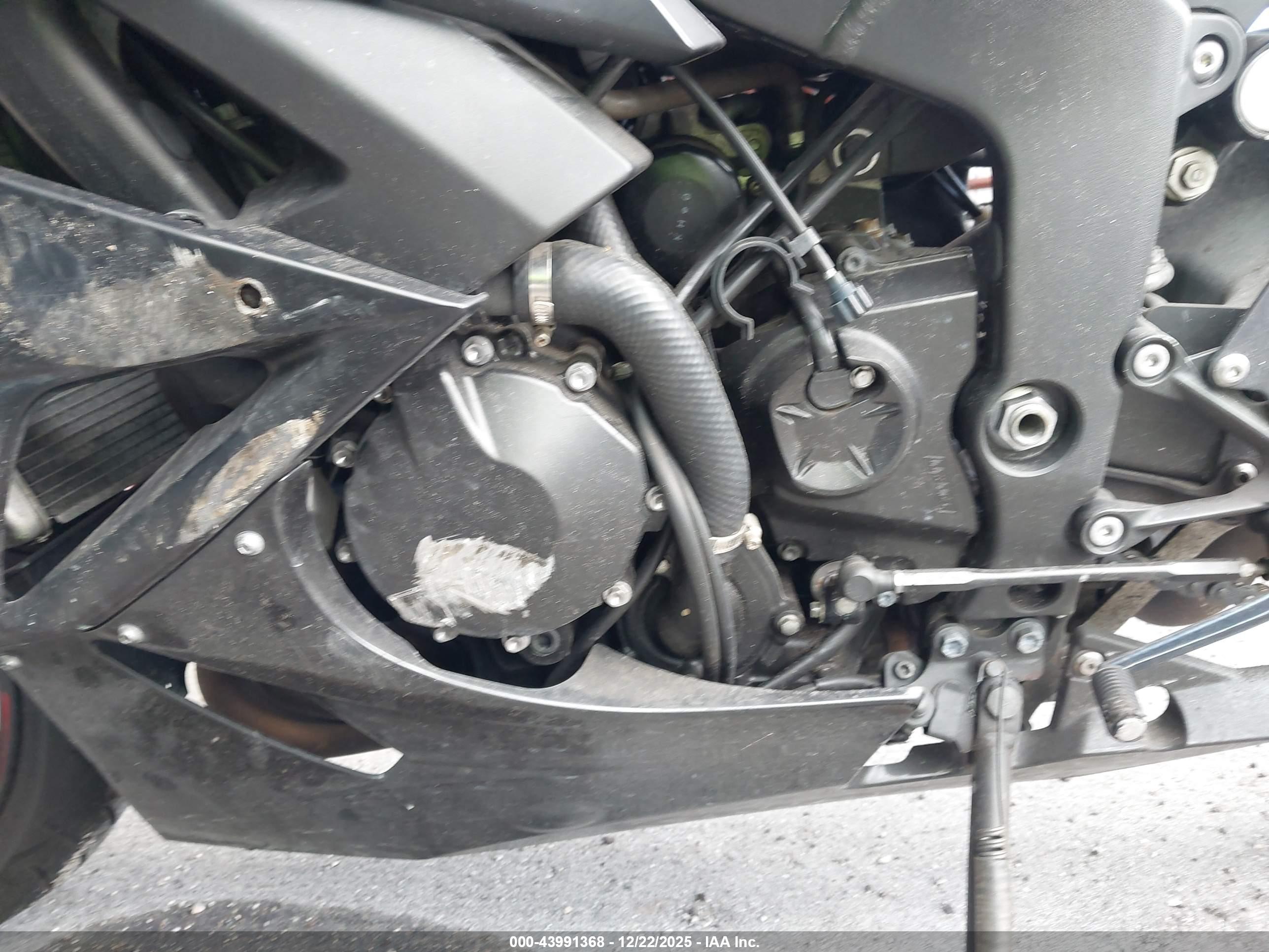 KAWASAKI ZX600 image 9