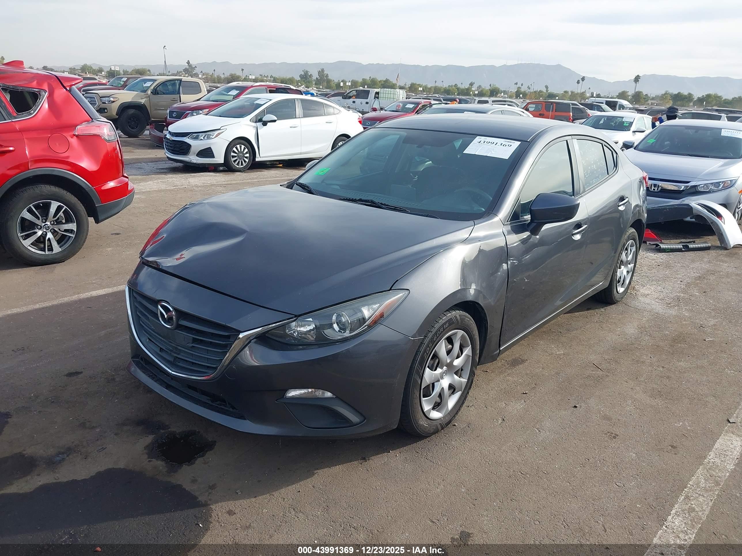 MAZDA MAZDA3 image 2