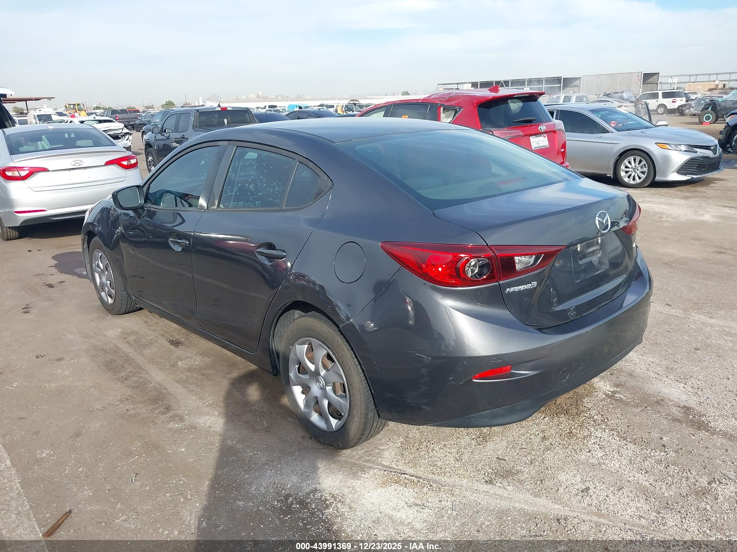 MAZDA MAZDA3 image 3