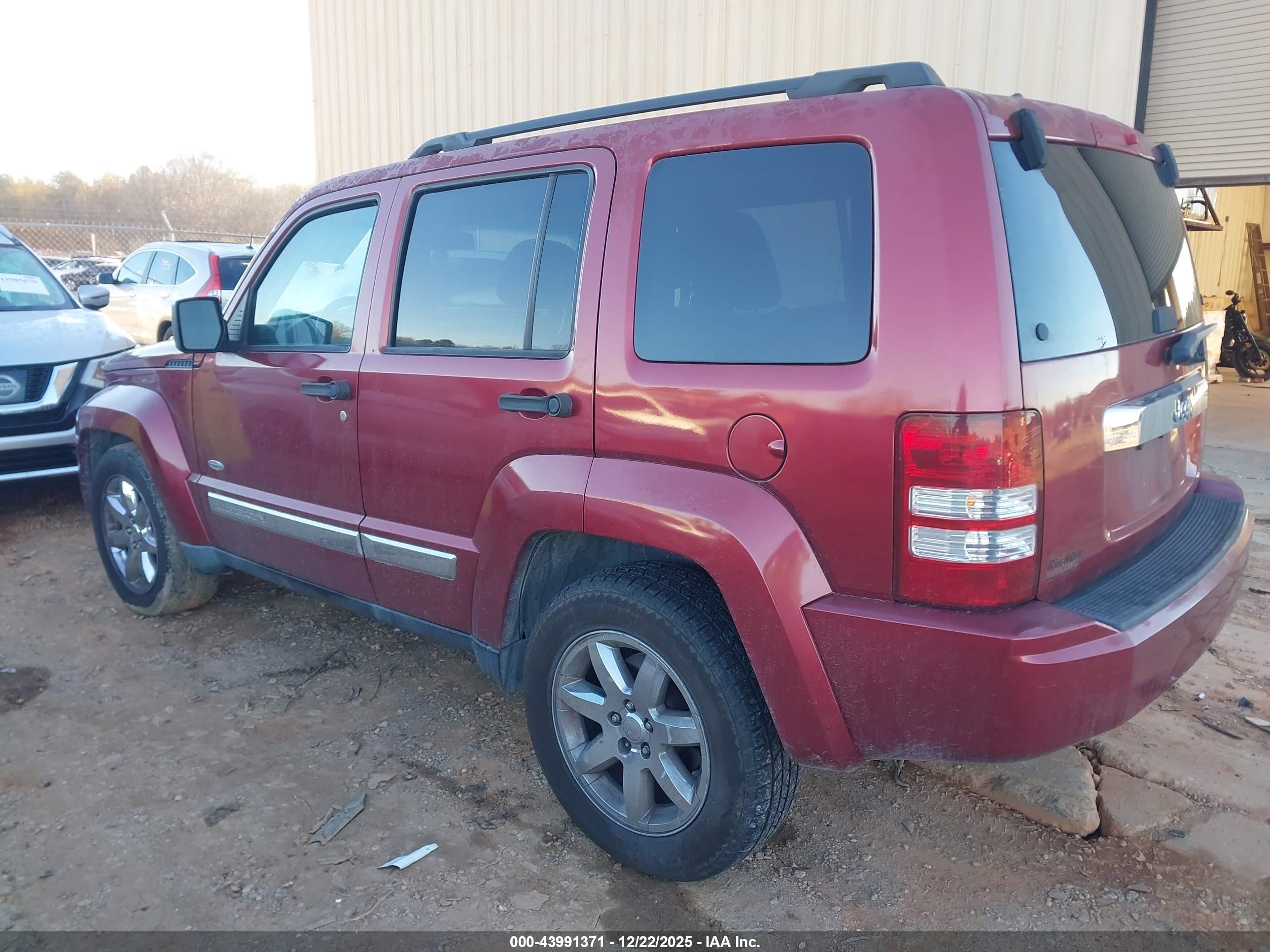 JEEP LIBERTY image 3