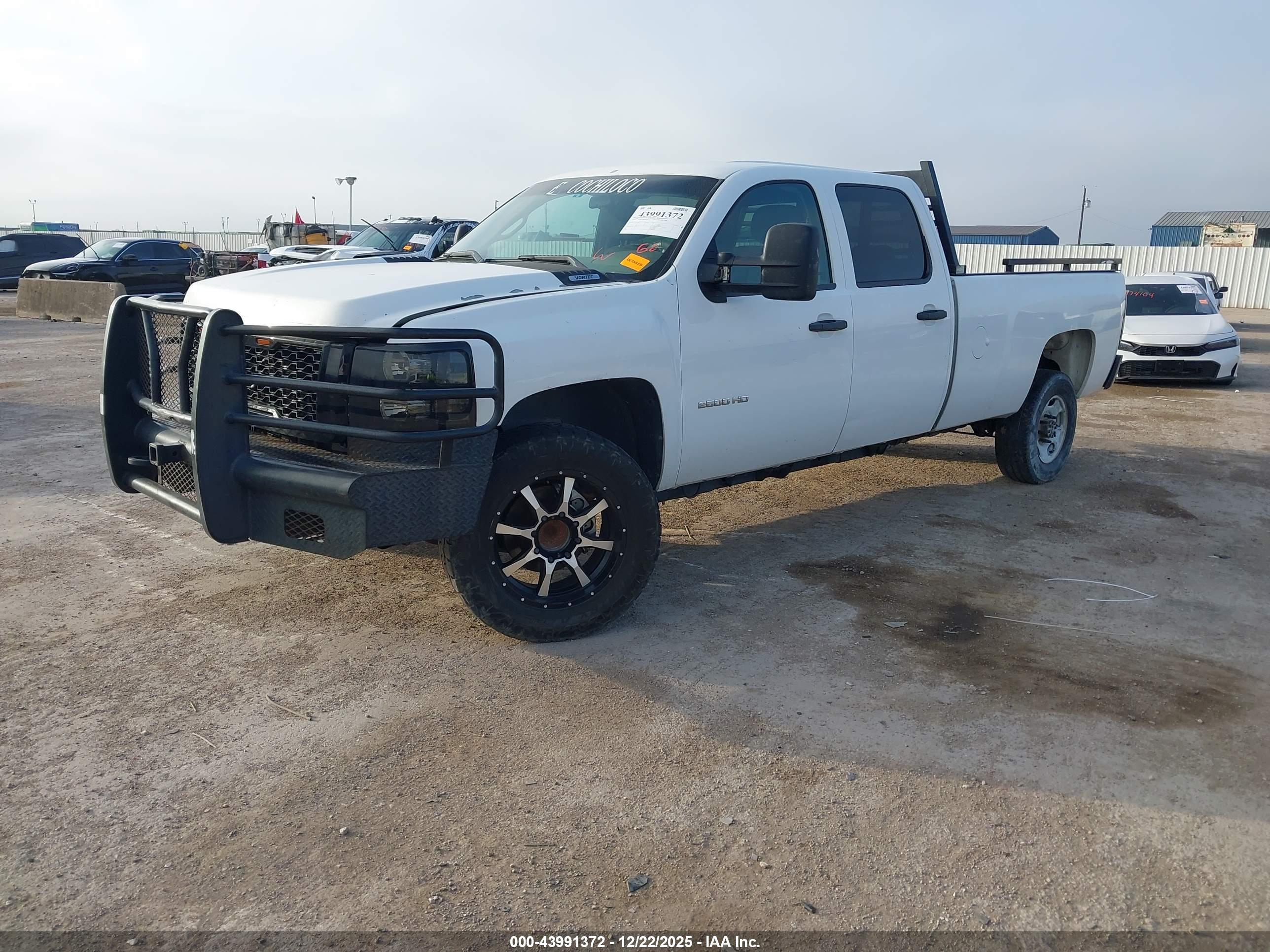 CHEVROLET SILVERADO image 2