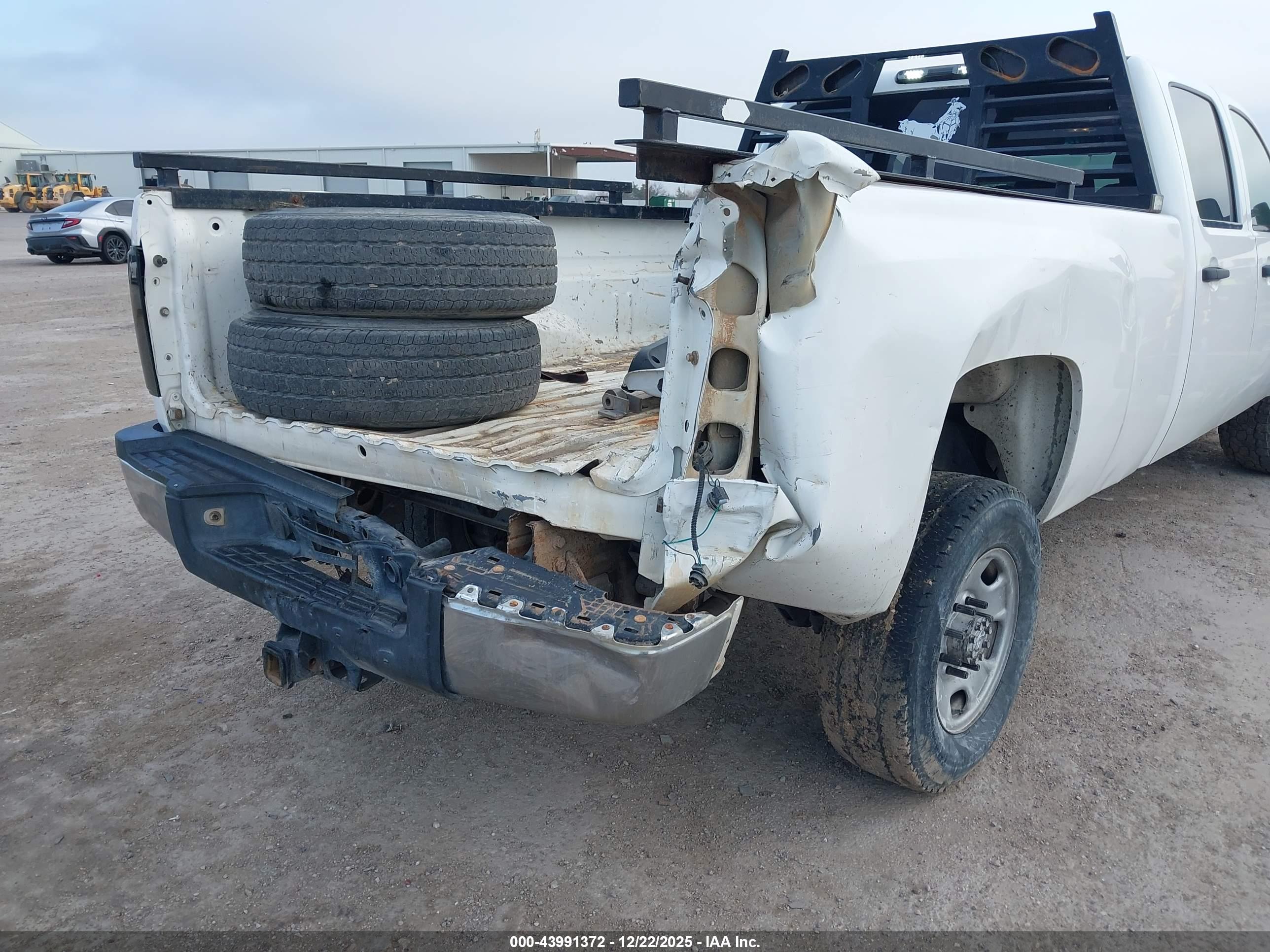 CHEVROLET SILVERADO image 6