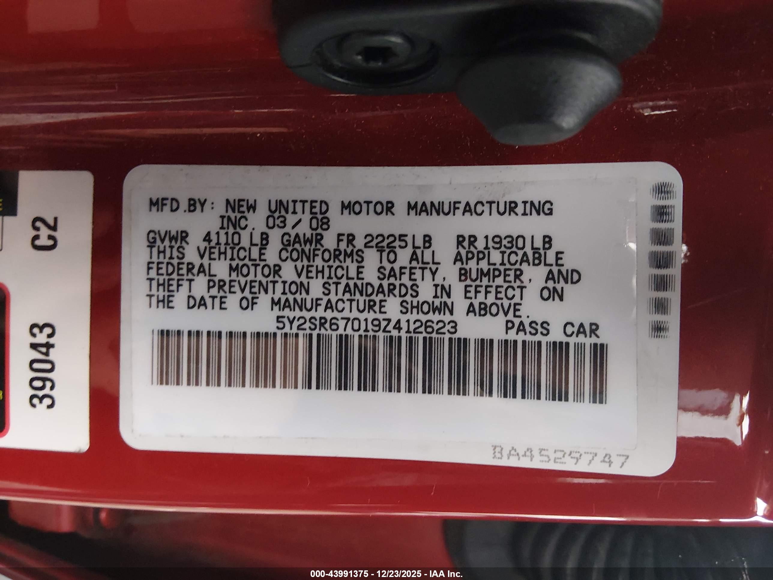 PONTIAC VIBE image 9