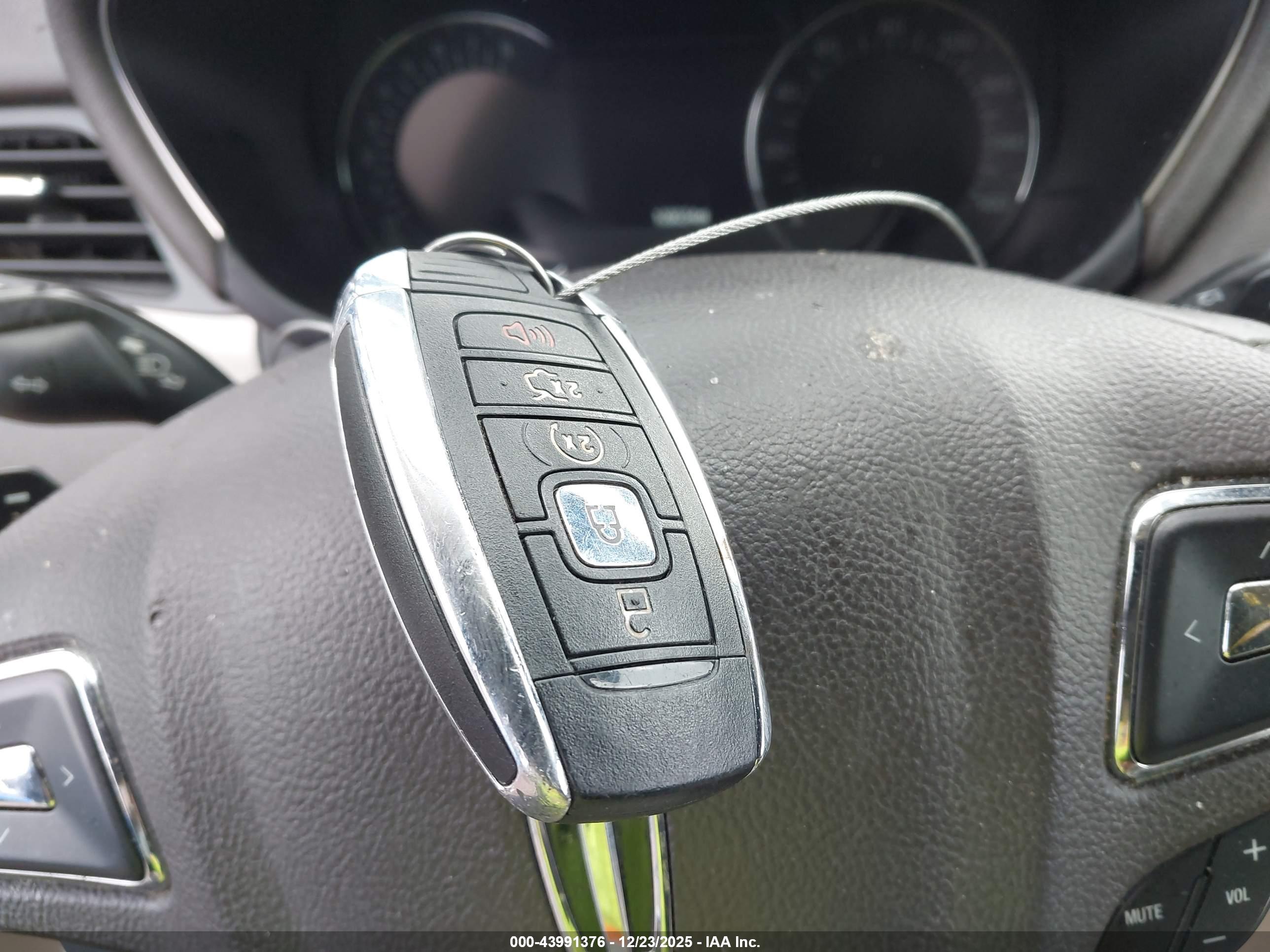 LINCOLN MKC image 11
