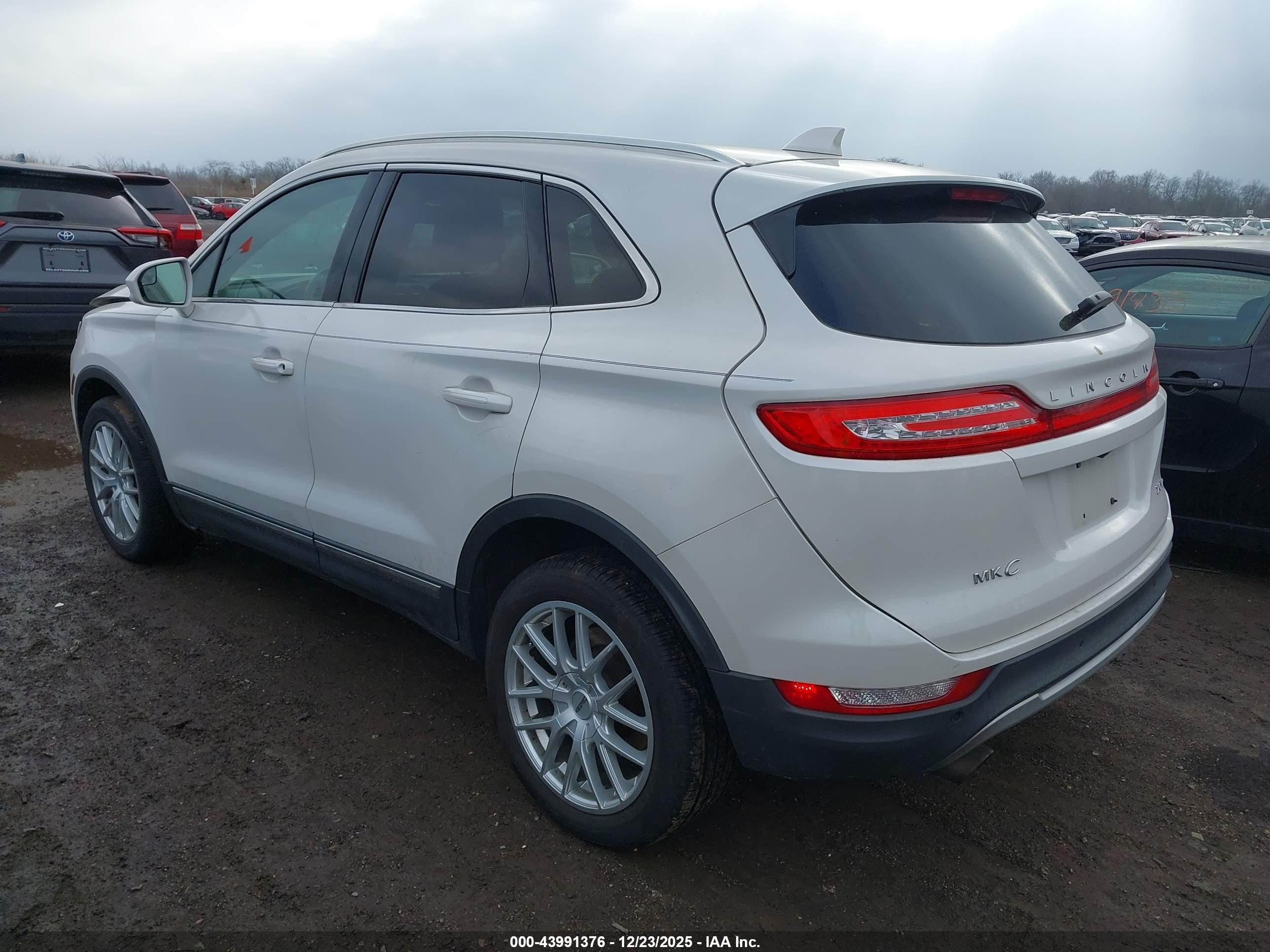 LINCOLN MKC image 3