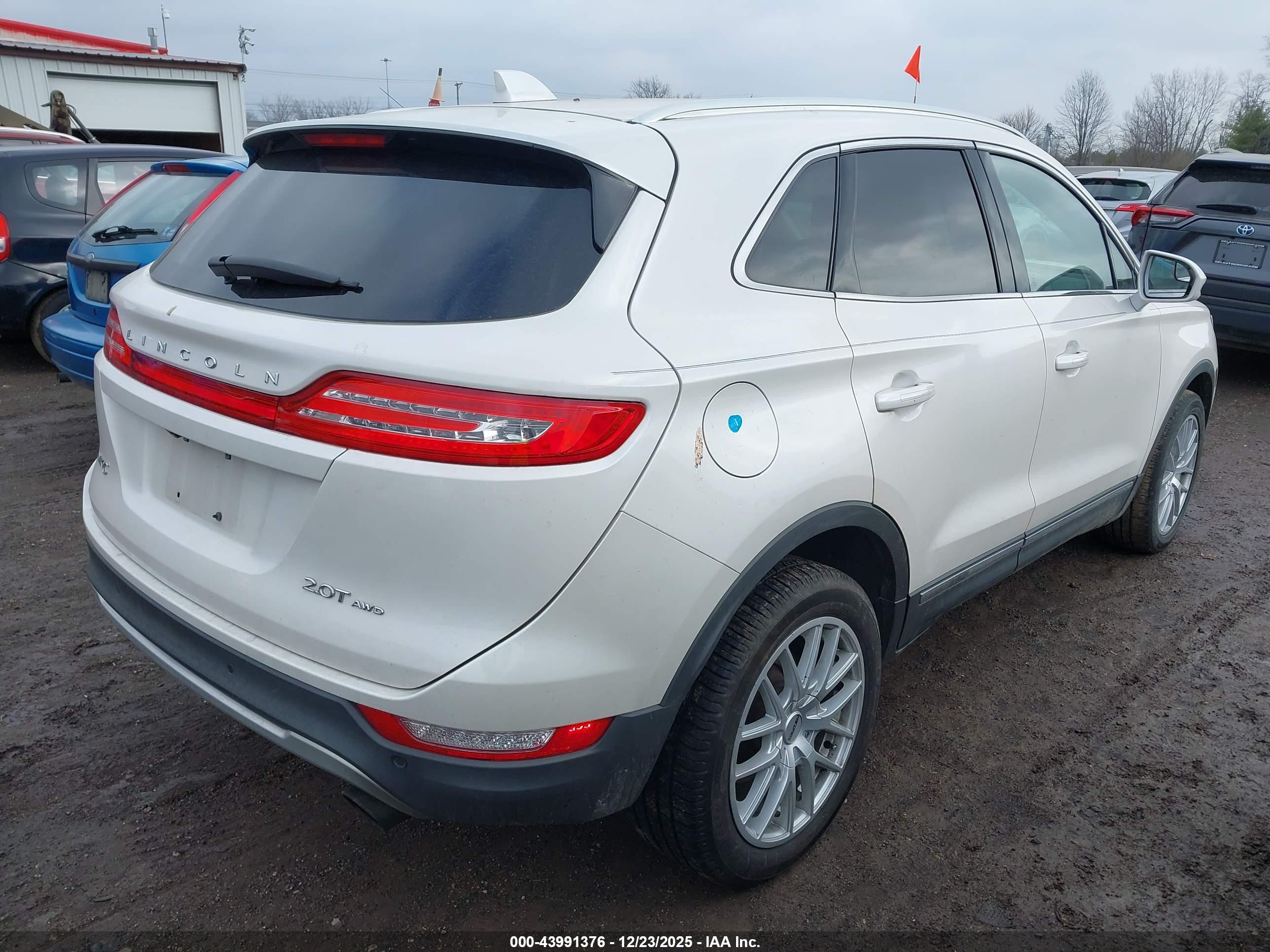 LINCOLN MKC image 4