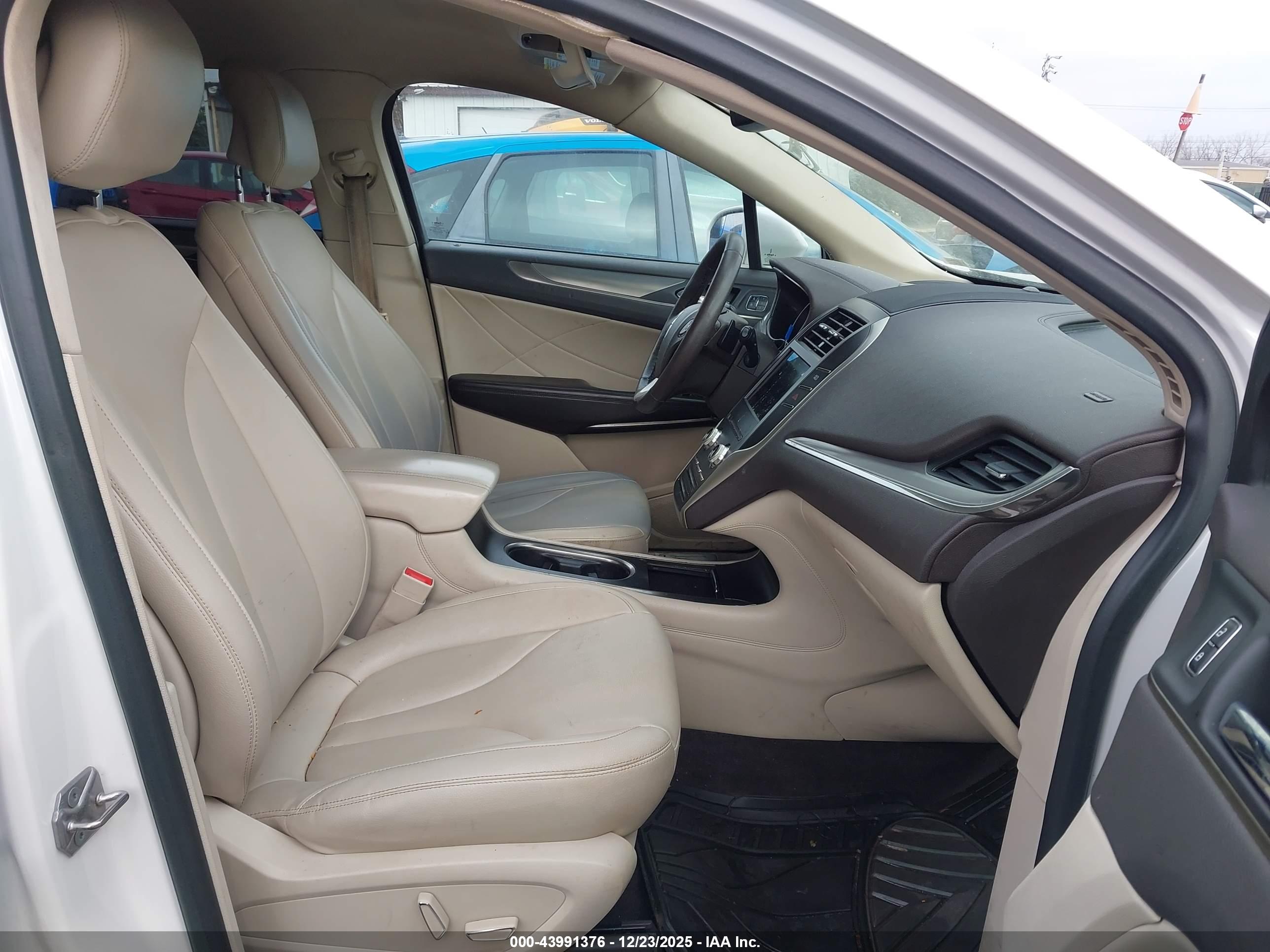 LINCOLN MKC image 5
