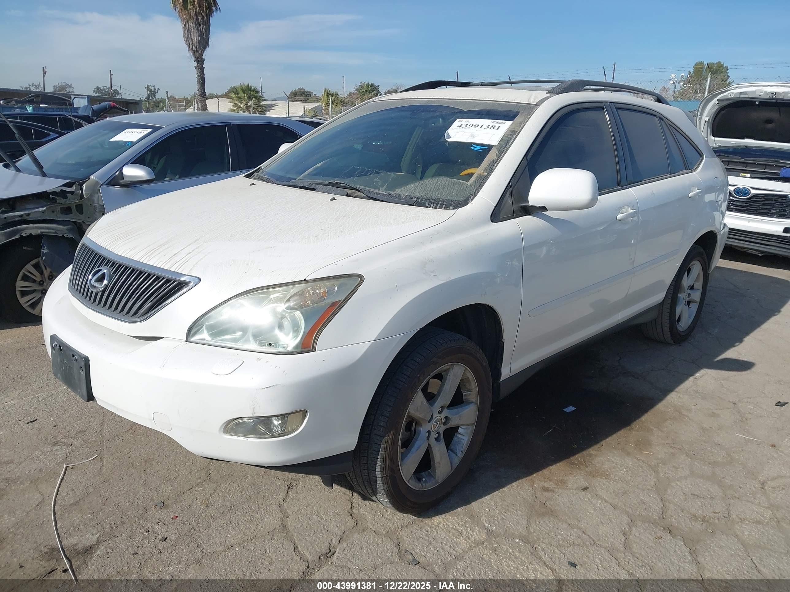 LEXUS RX image 2