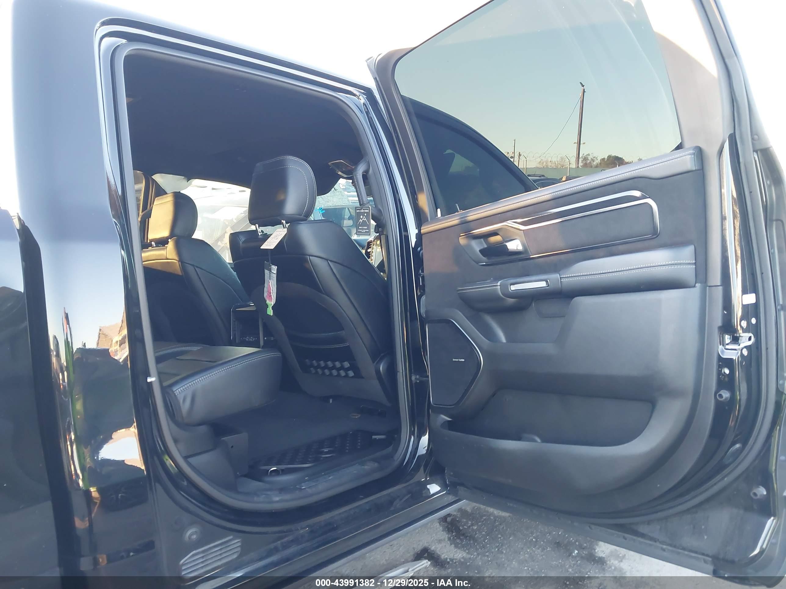 RAM 1500 image 8