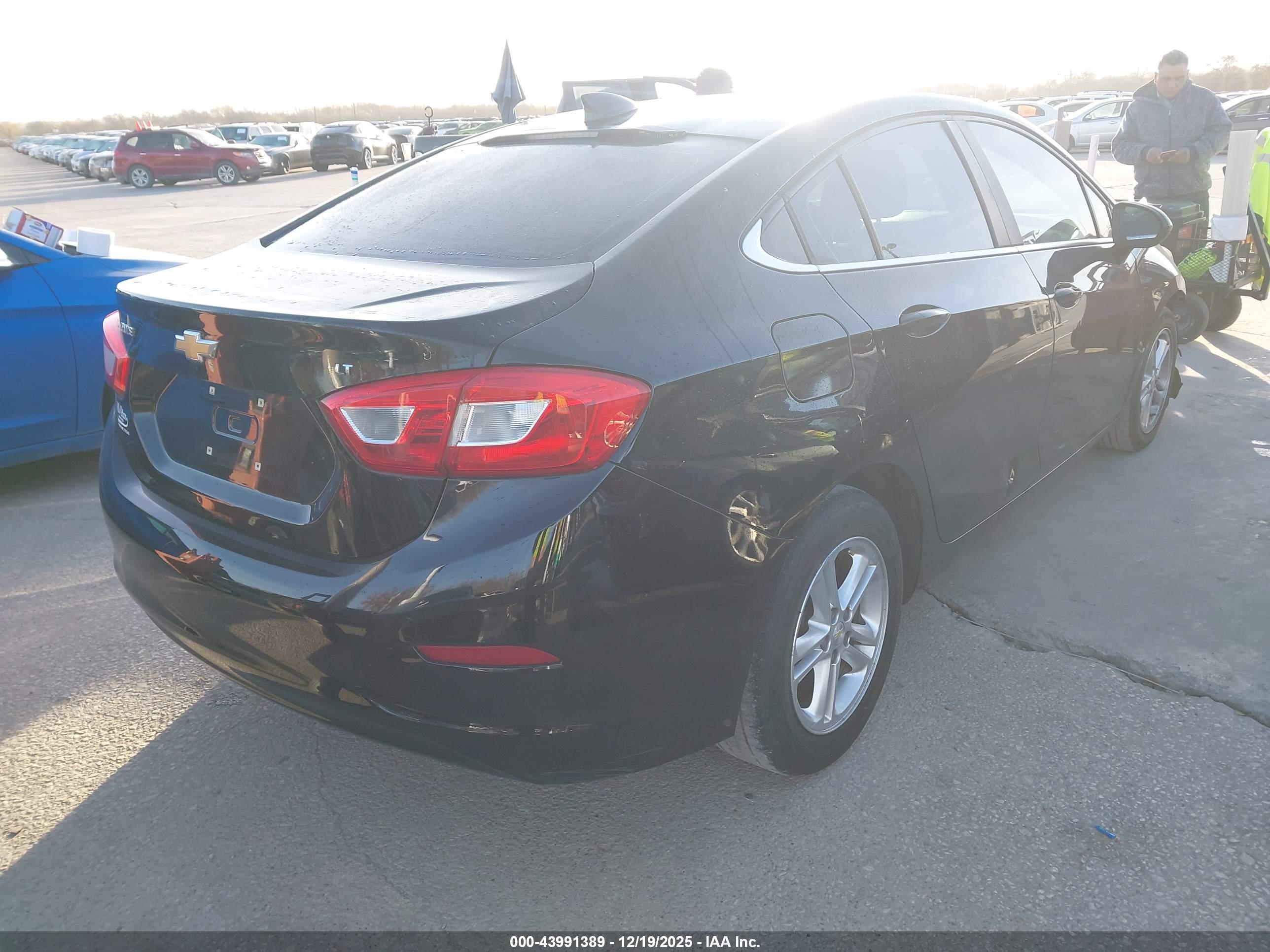 CHEVROLET CRUZE image 4