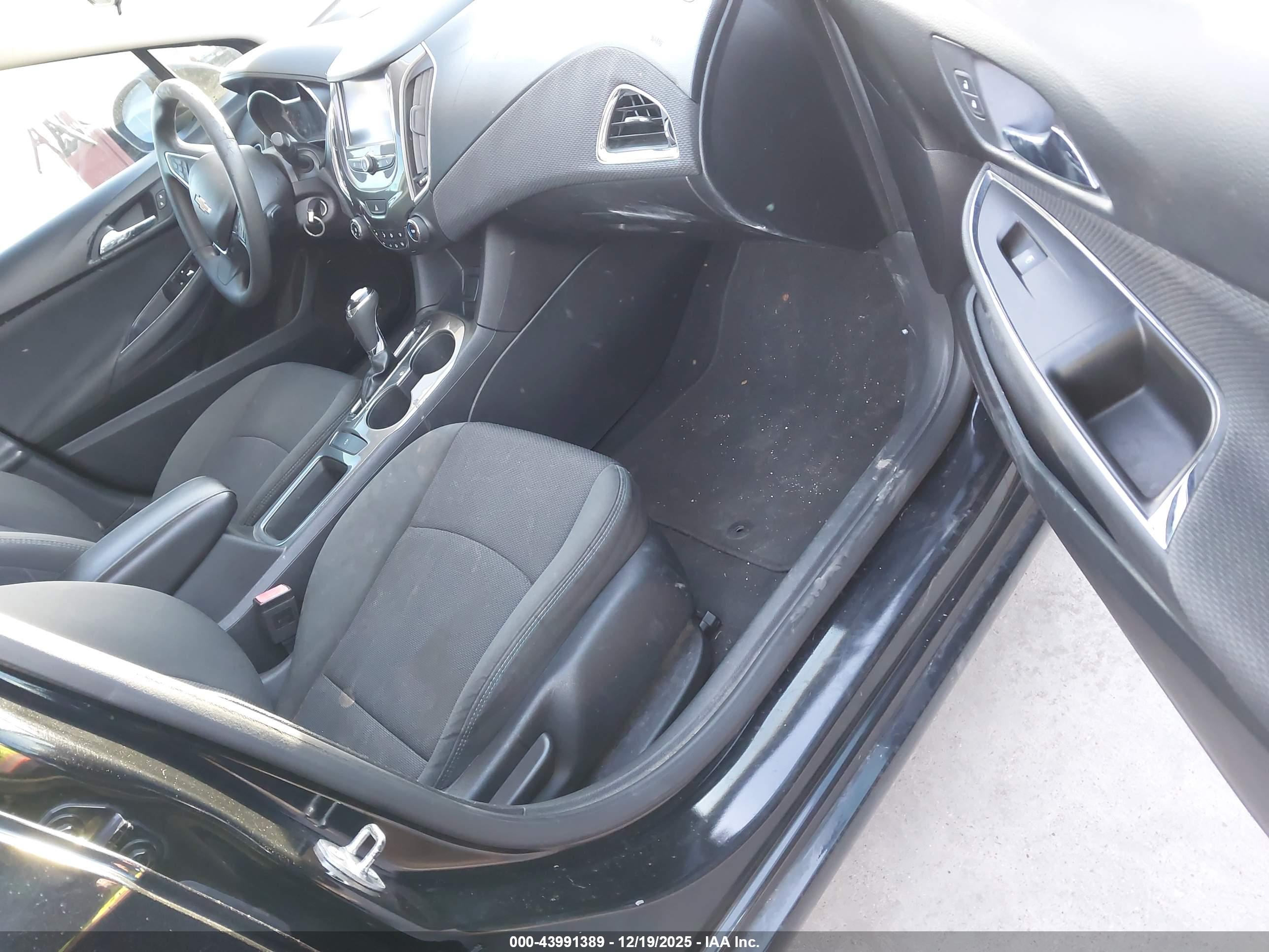 CHEVROLET CRUZE image 5
