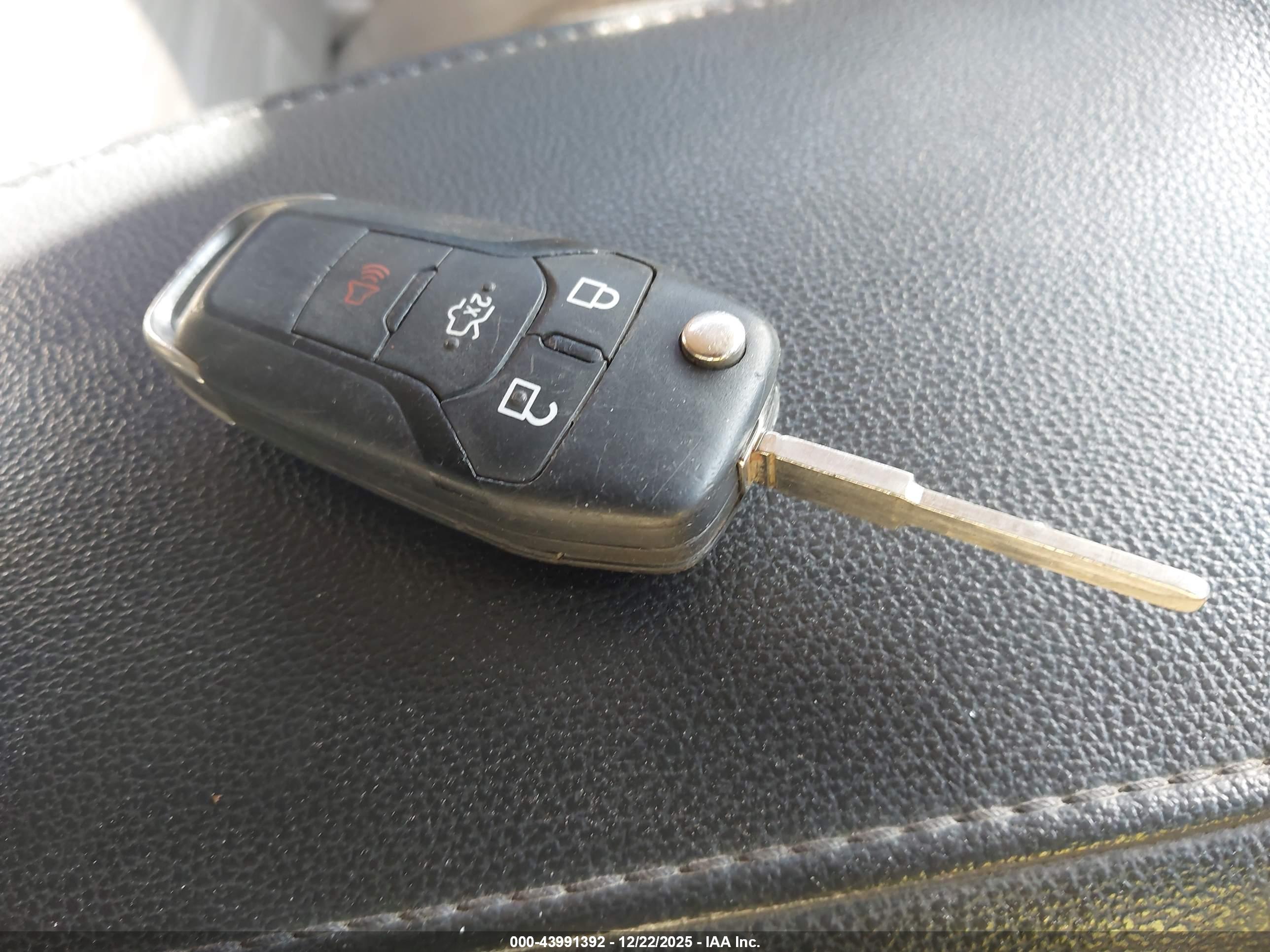 FORD FUSION image 11