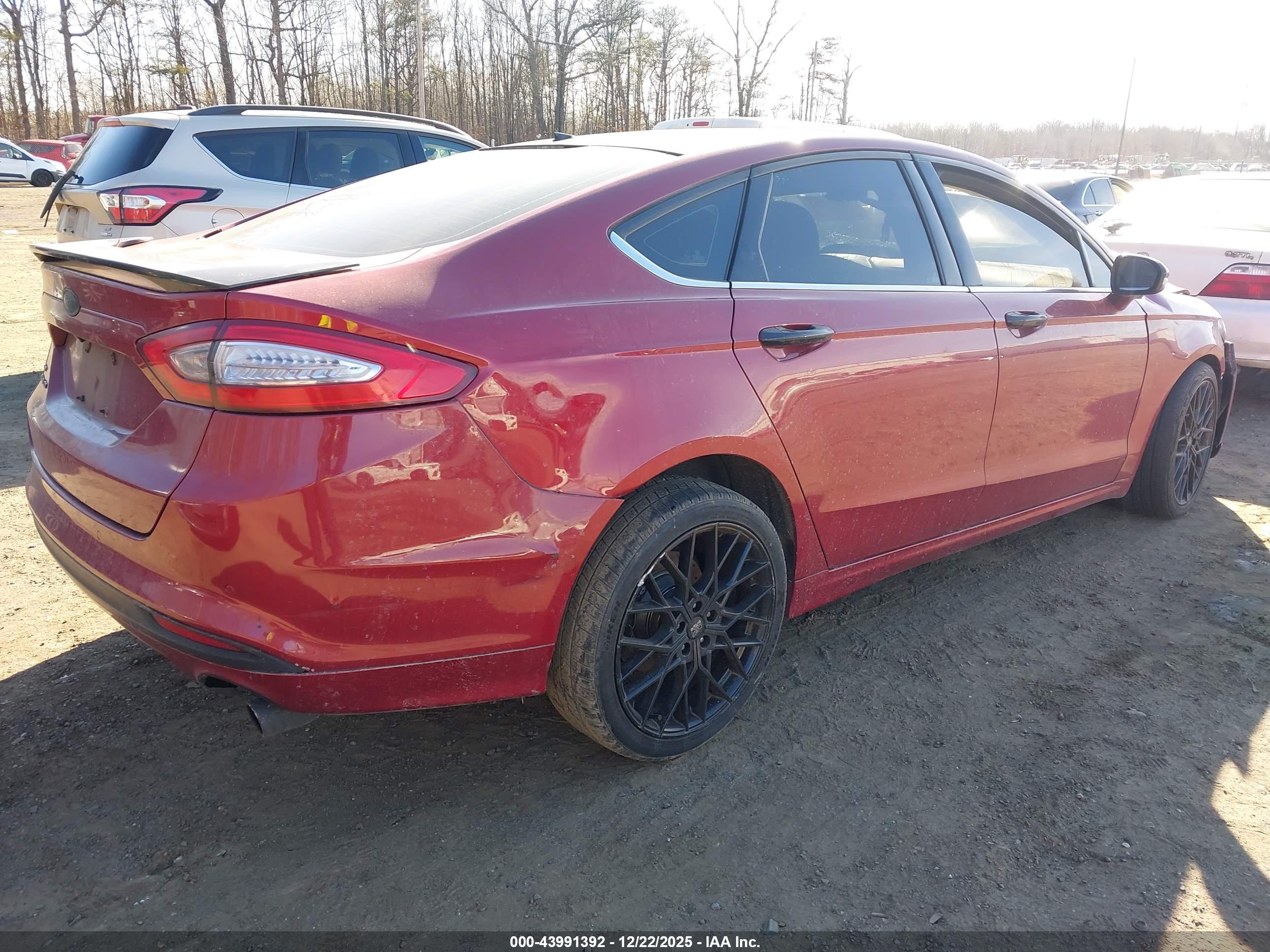 FORD FUSION image 4