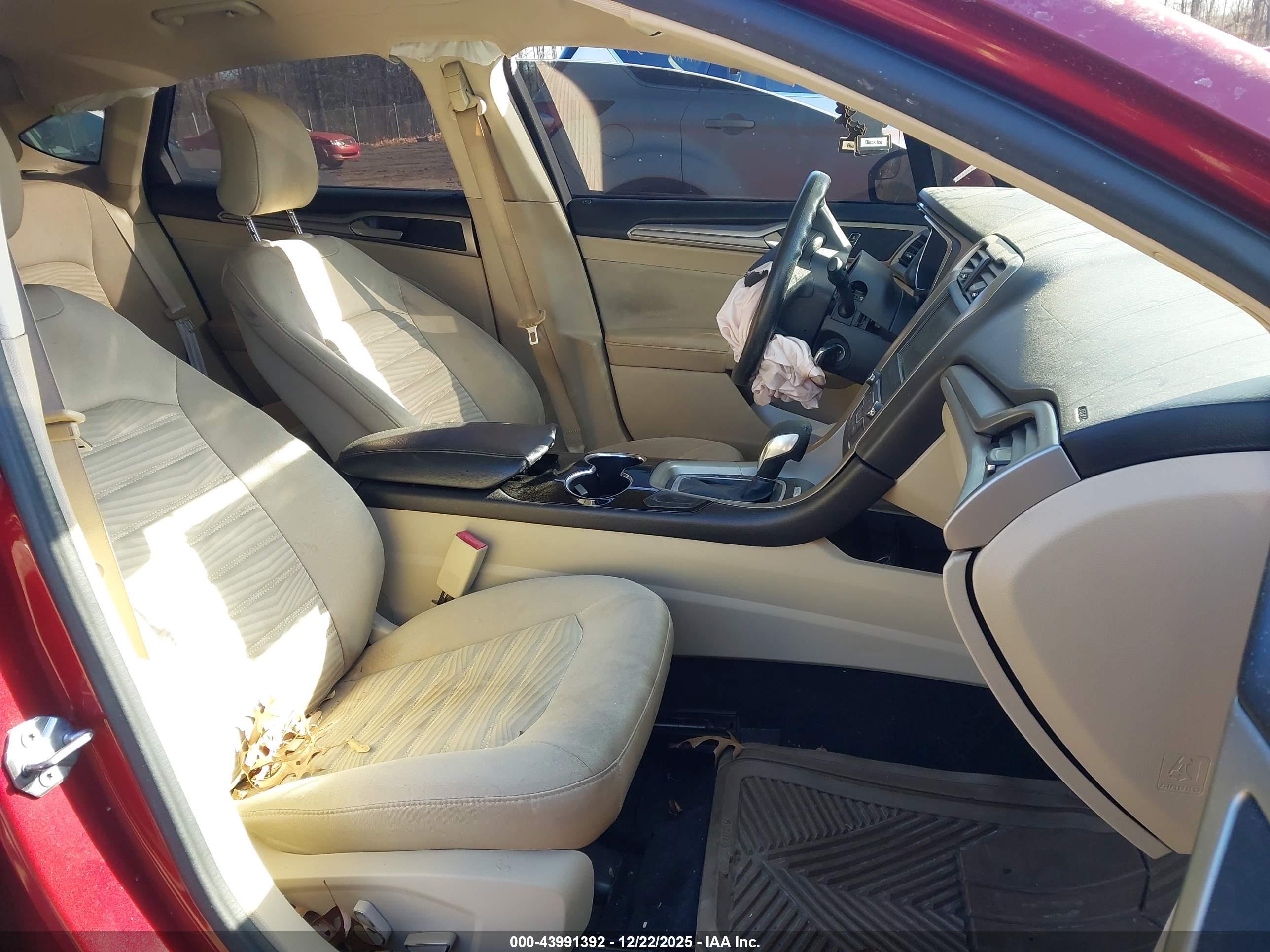 FORD FUSION image 5
