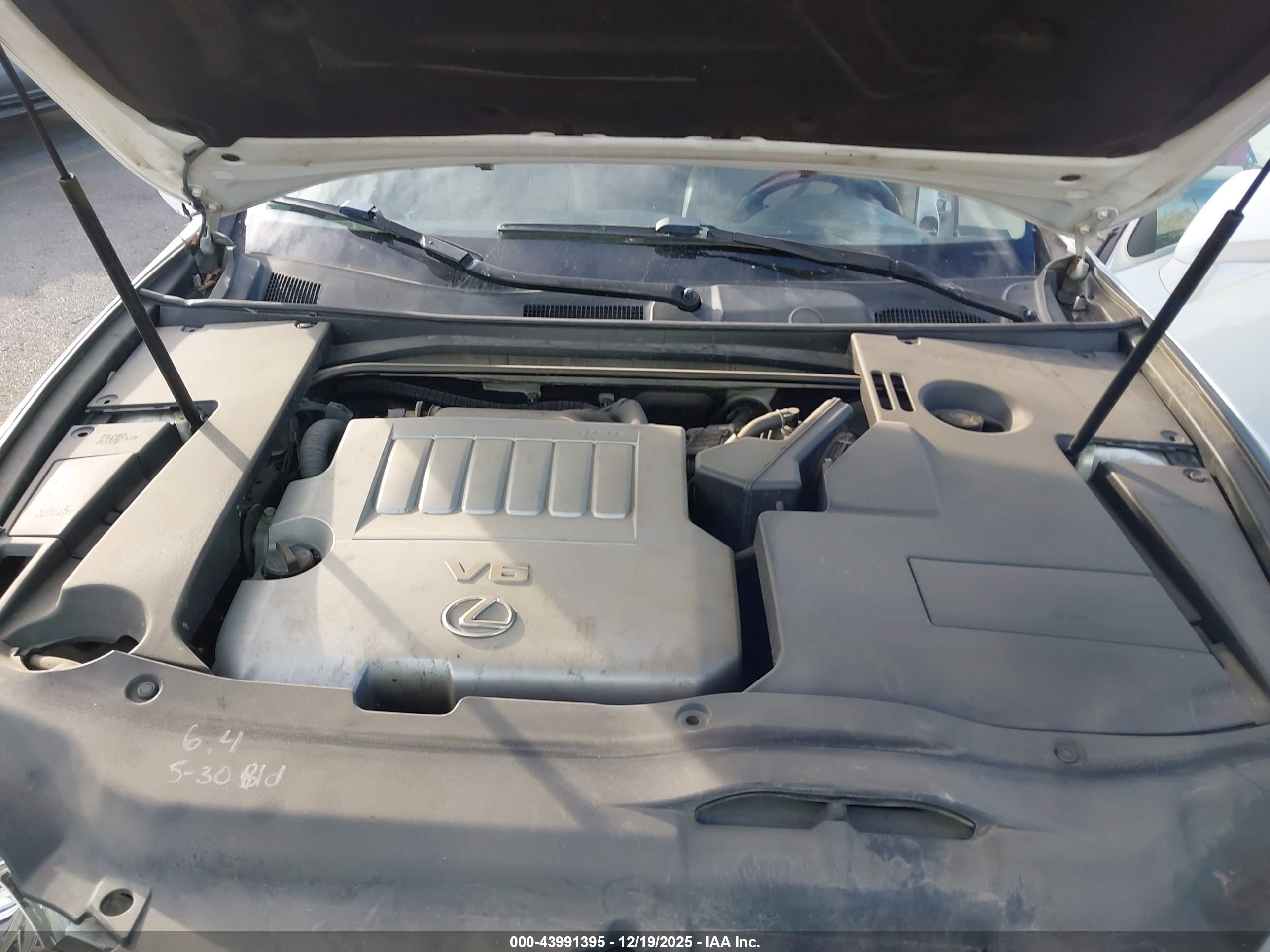 LEXUS ES image 10