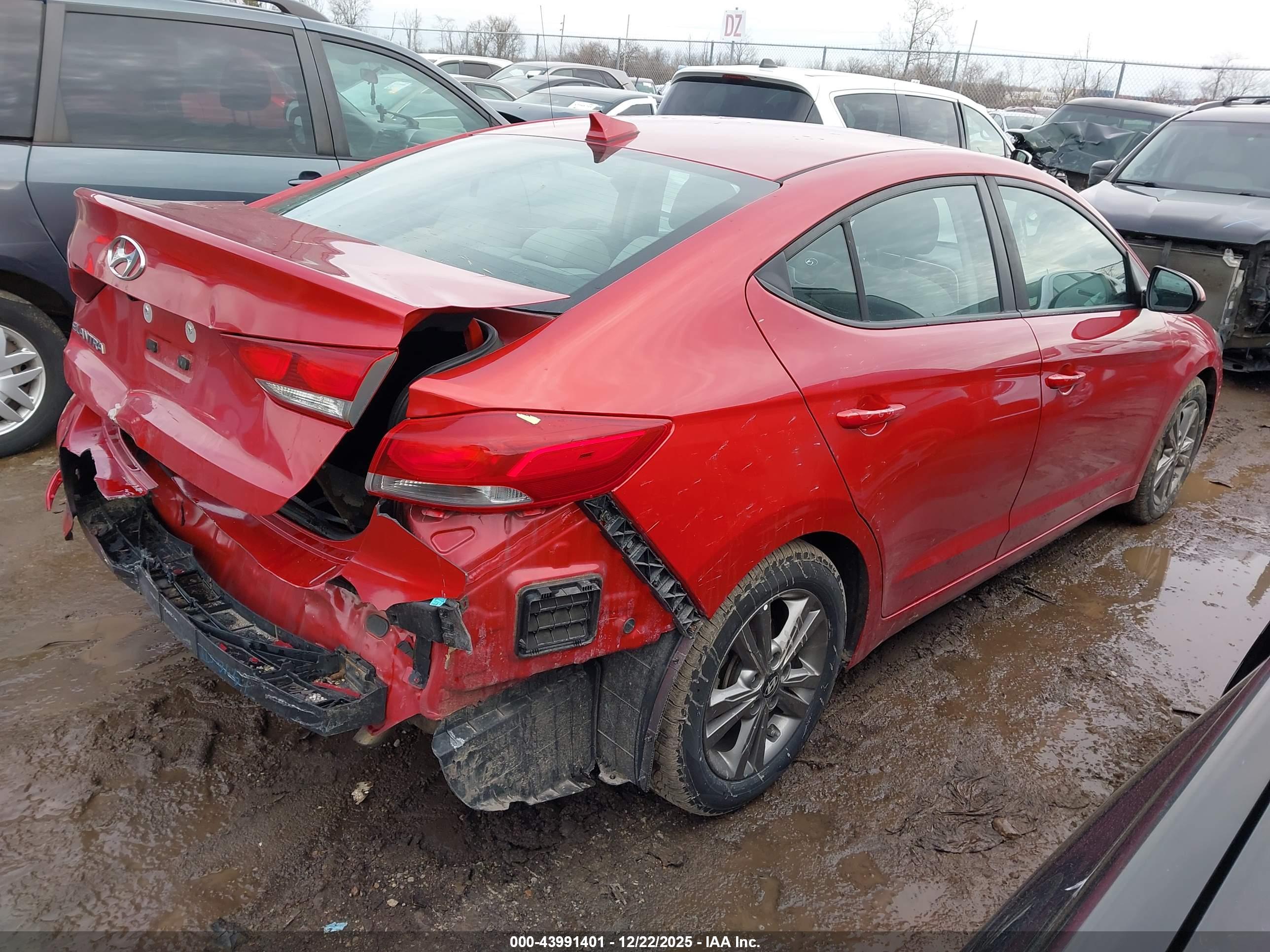 HYUNDAI ELANTRA image 4
