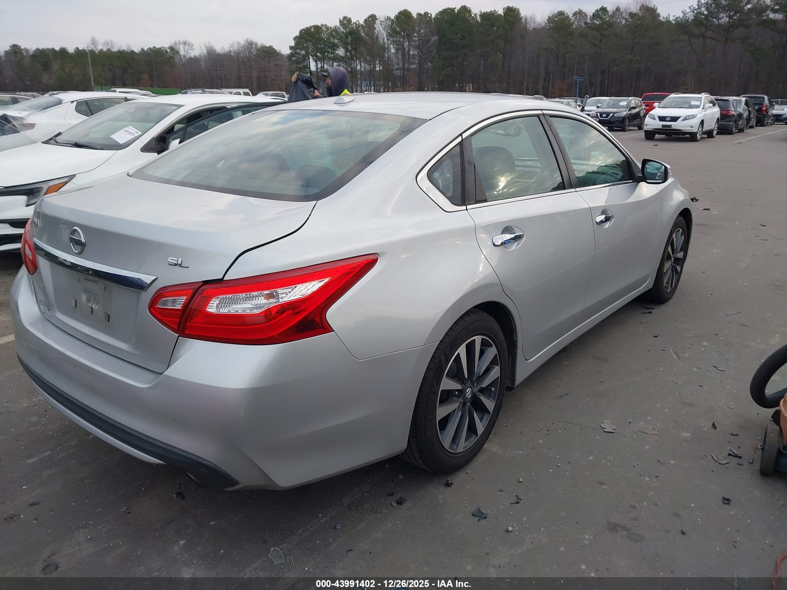 NISSAN ALTIMA image 4