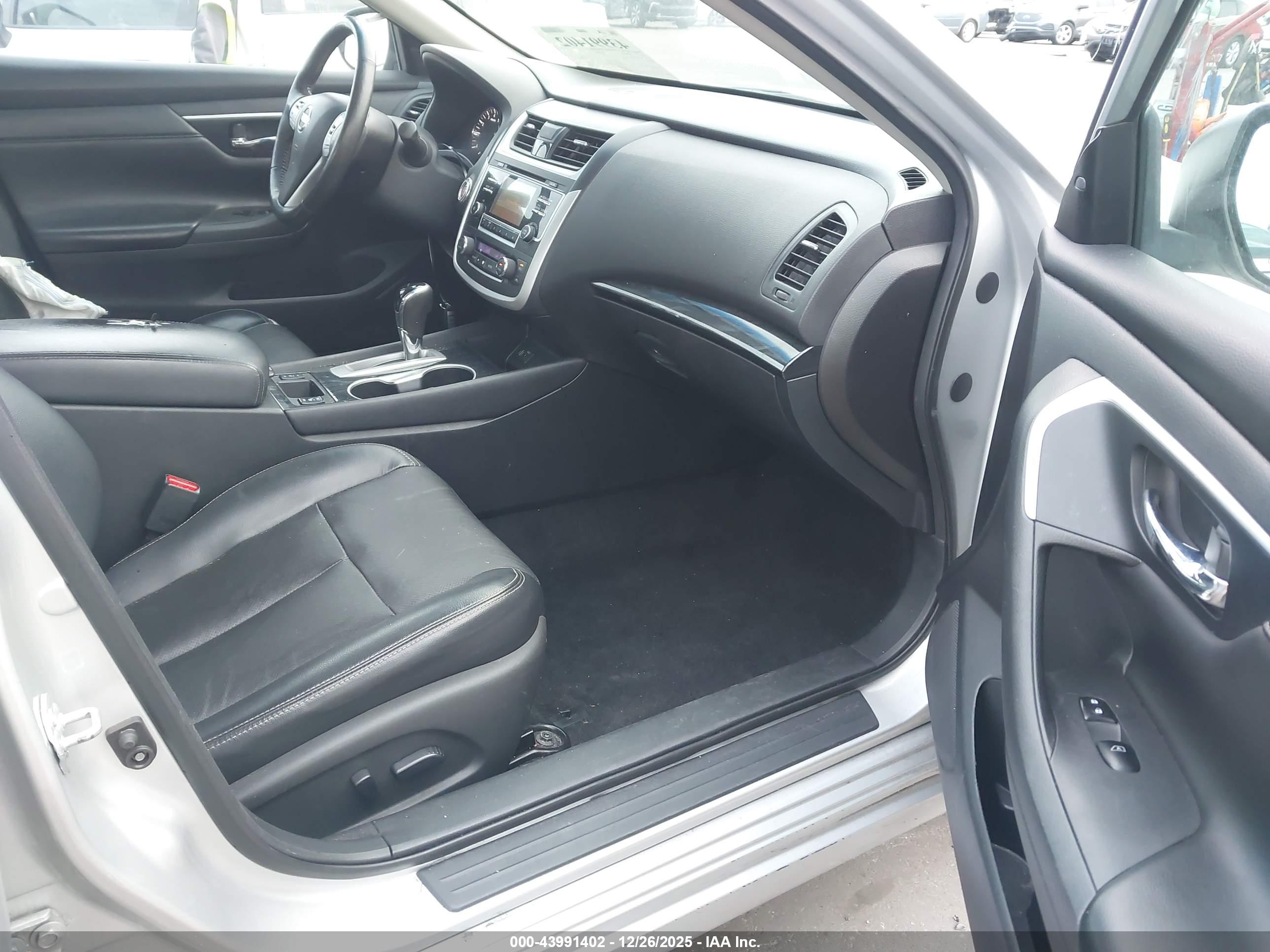 NISSAN ALTIMA image 5