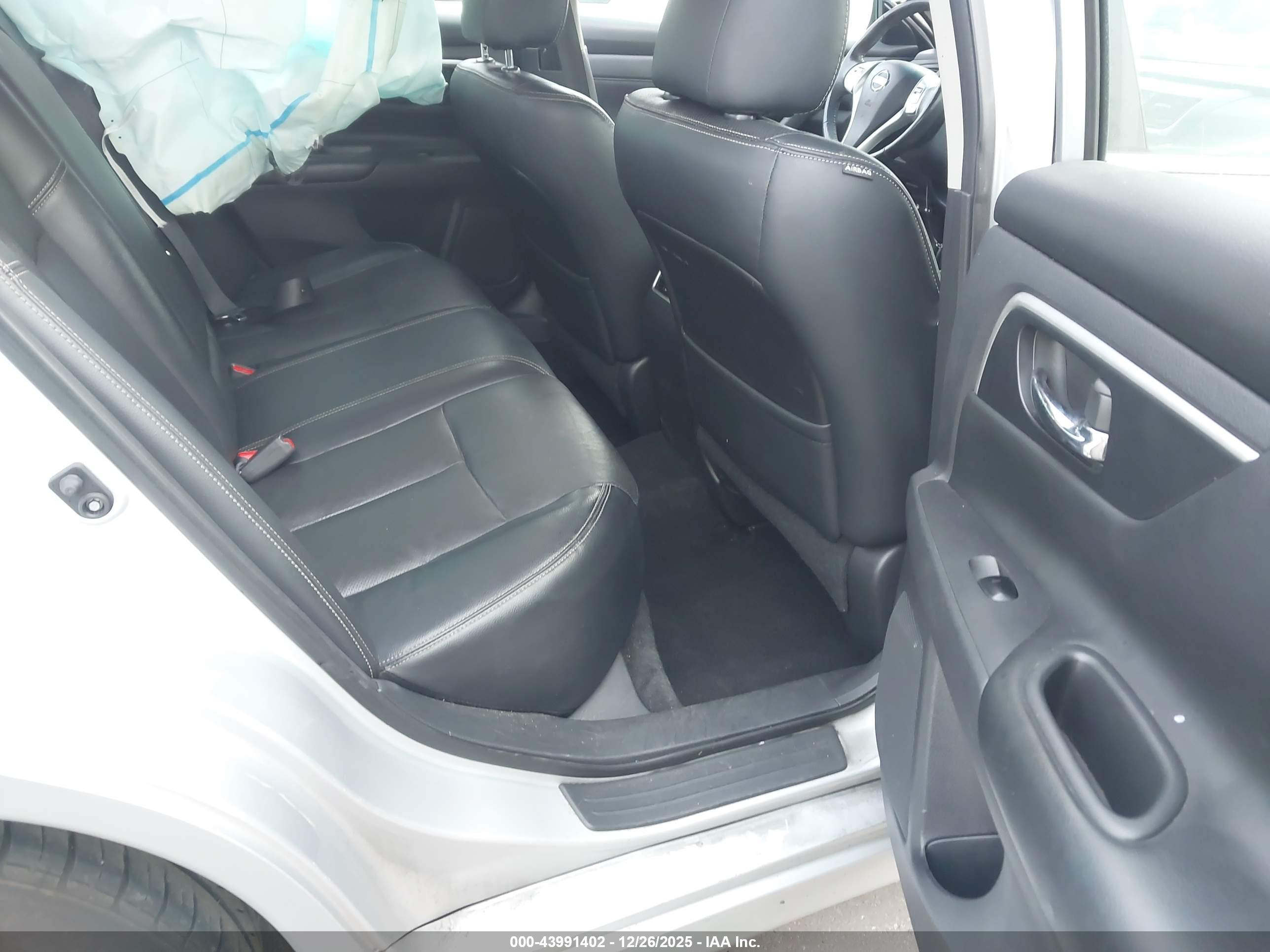NISSAN ALTIMA image 8