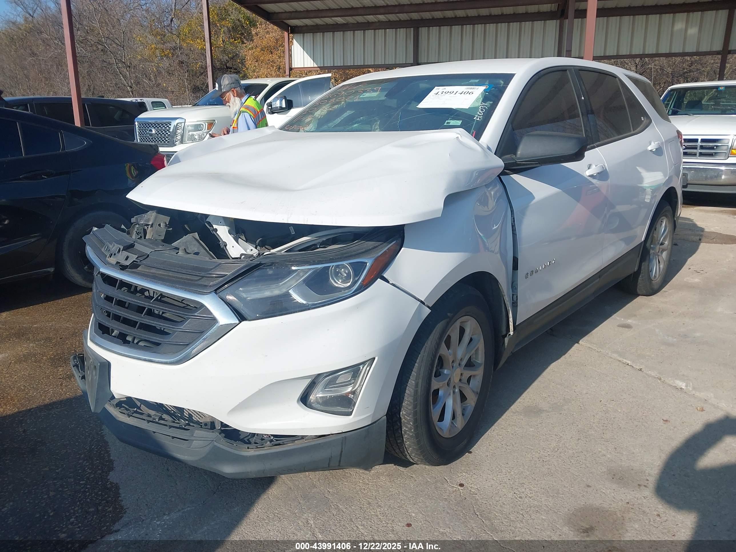 CHEVROLET EQUINOX image 2