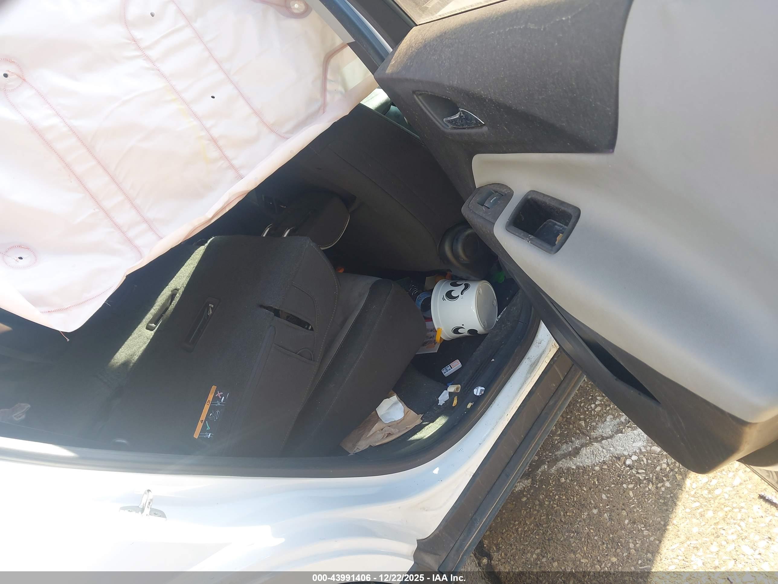 CHEVROLET EQUINOX image 8