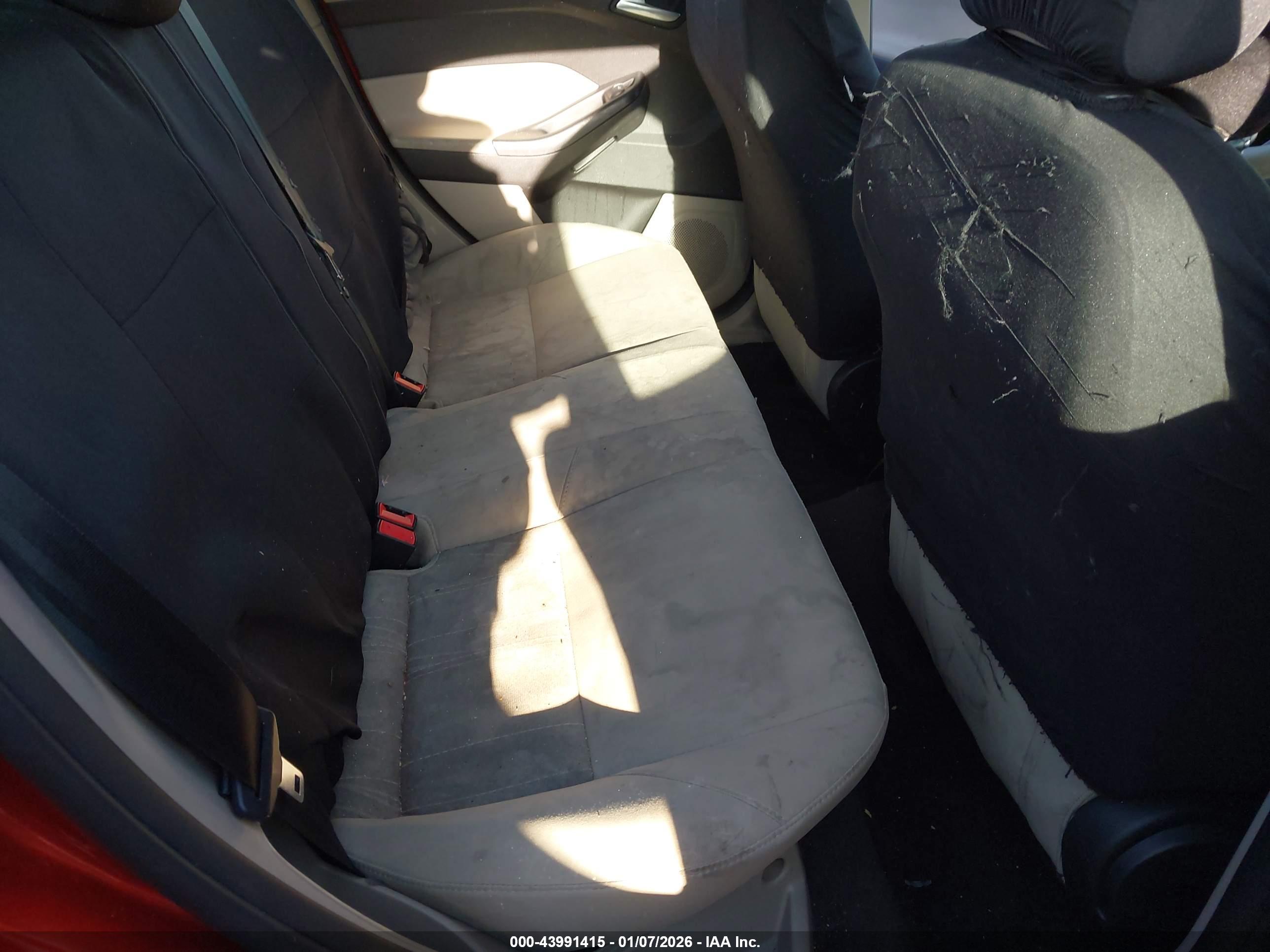 FORD FOCUS image 8