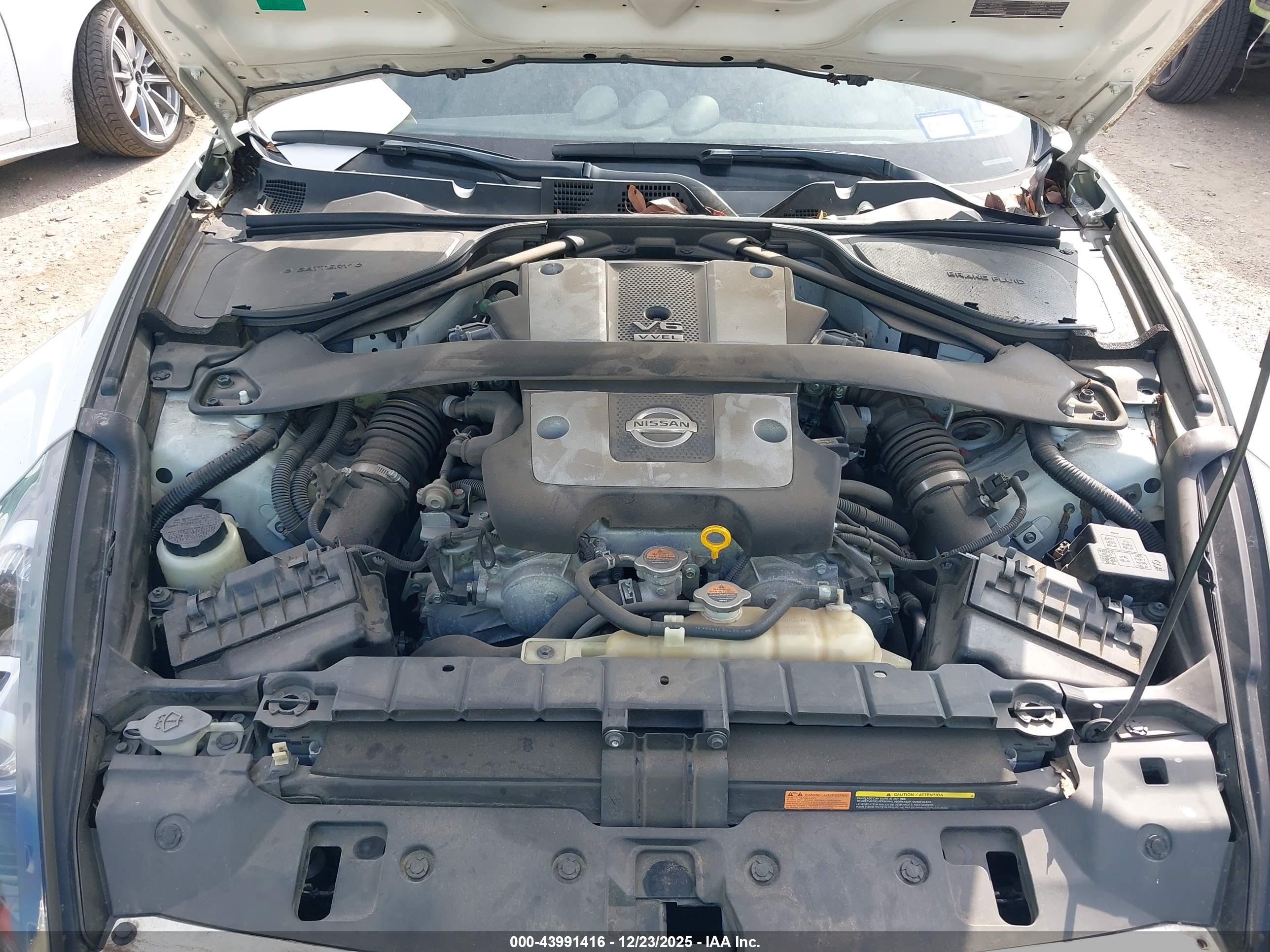 NISSAN 370Z image 10