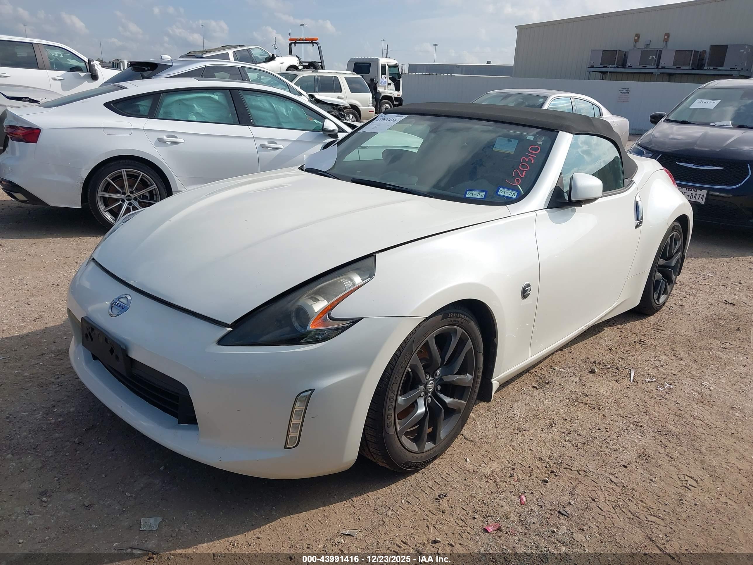 NISSAN 370Z image 2