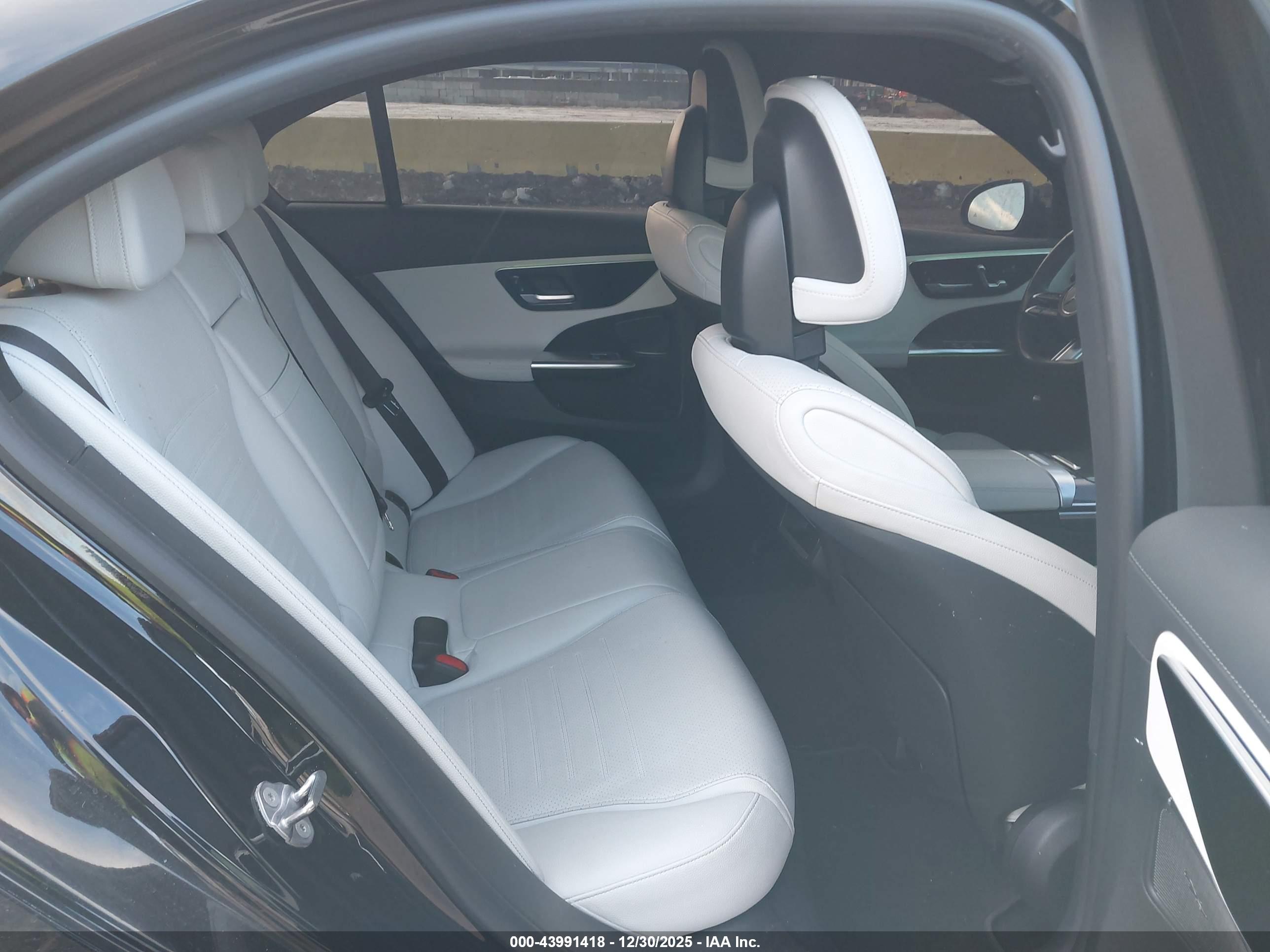 MERCEDES-BENZ C image 8