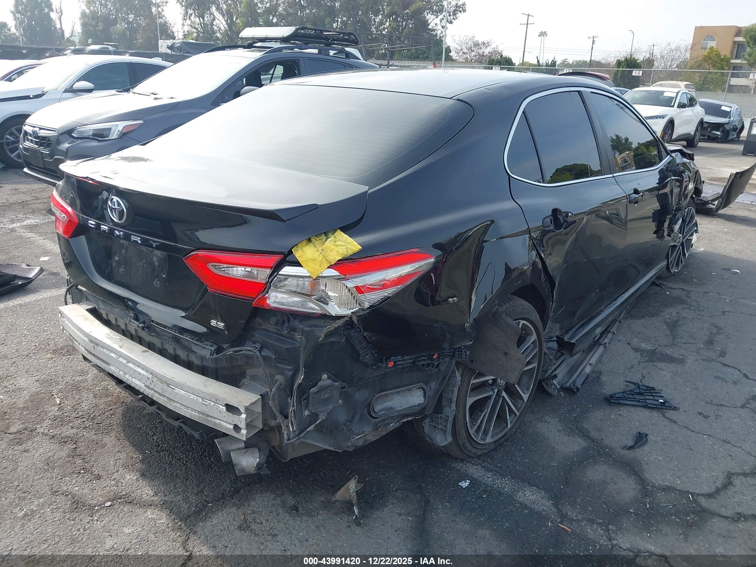 TOYOTA CAMRY image 4