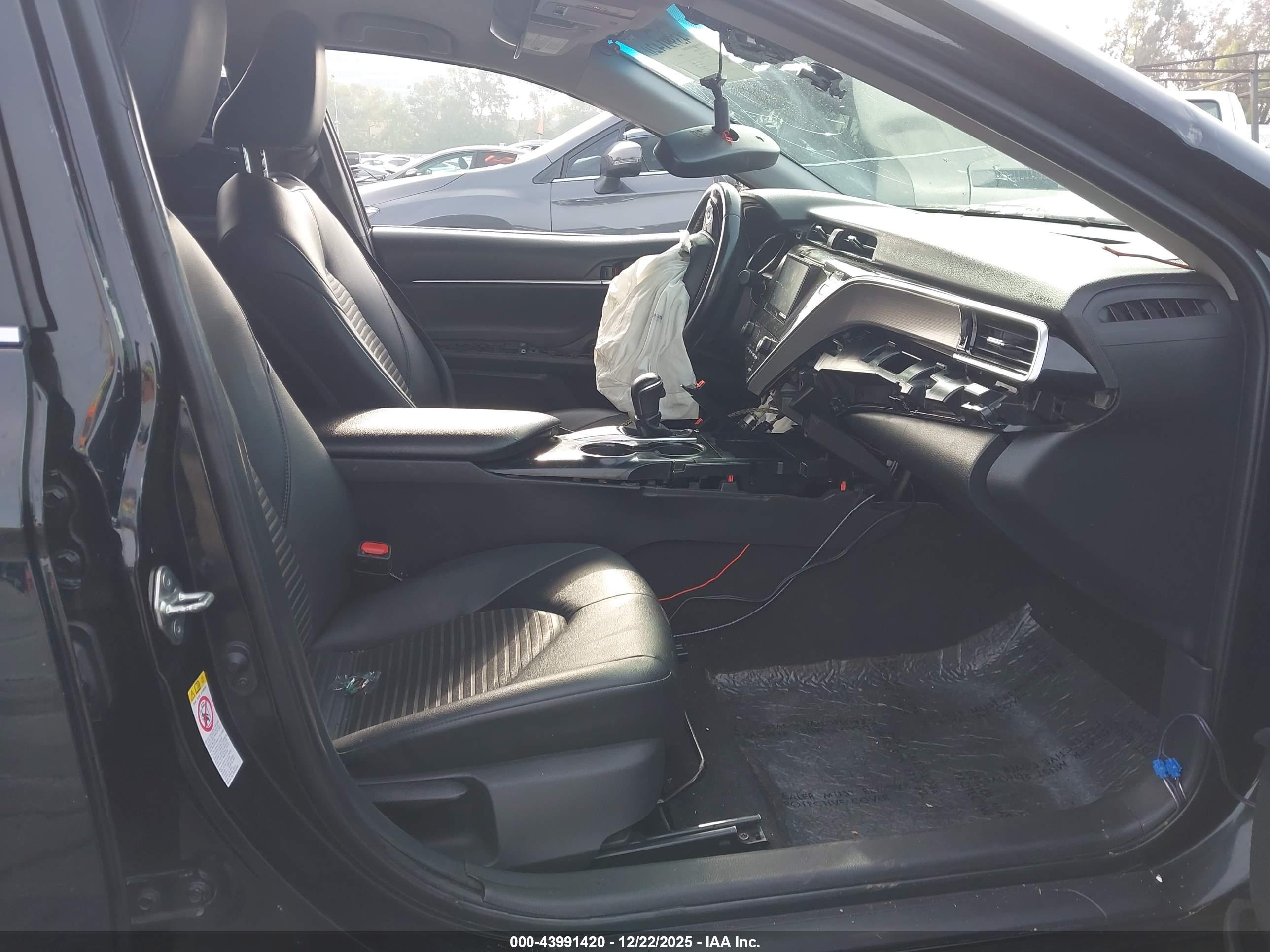 TOYOTA CAMRY image 5