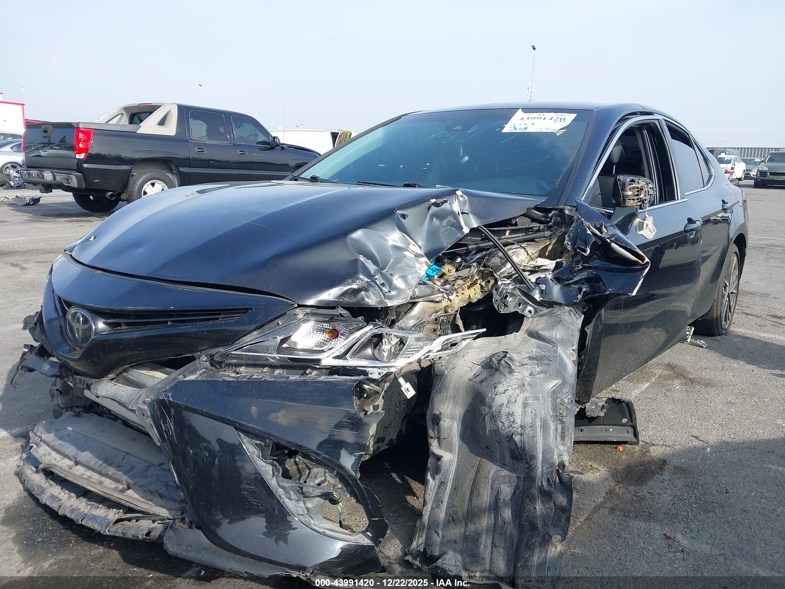 TOYOTA CAMRY image 6