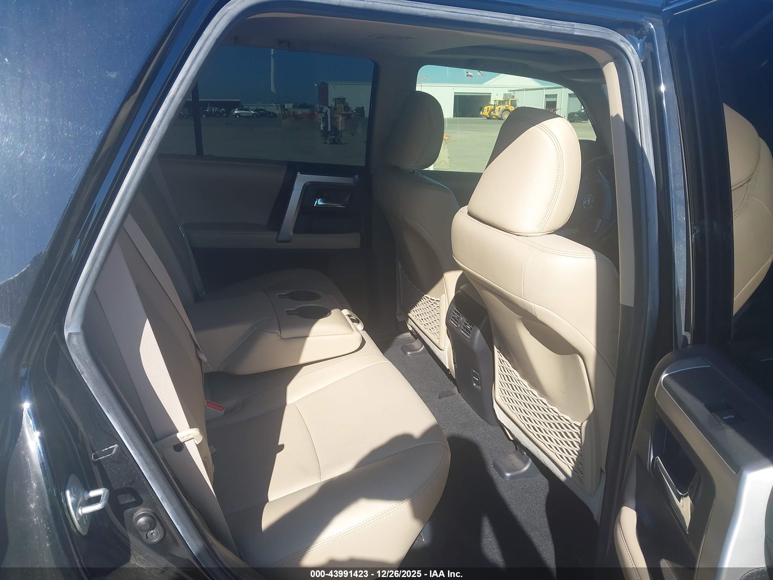 TOYOTA 4RUNNER image 8