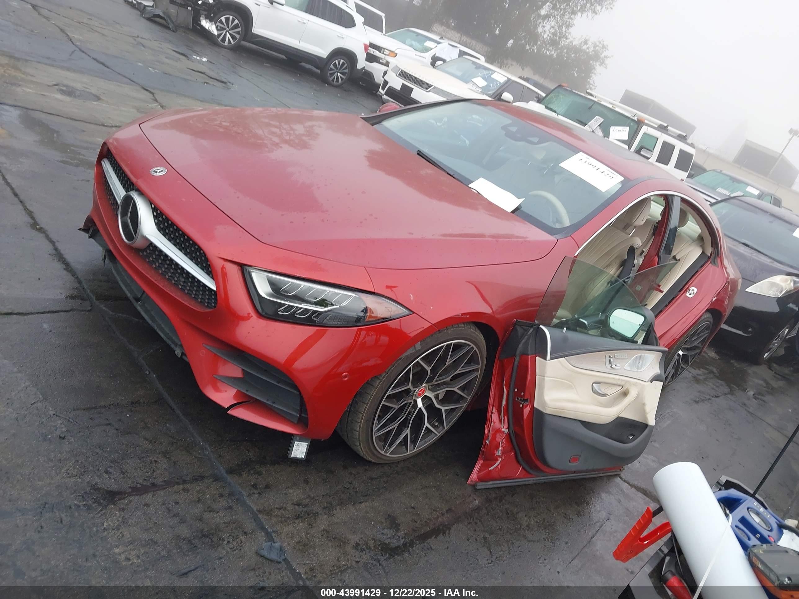MERCEDES-BENZ CLS image 2