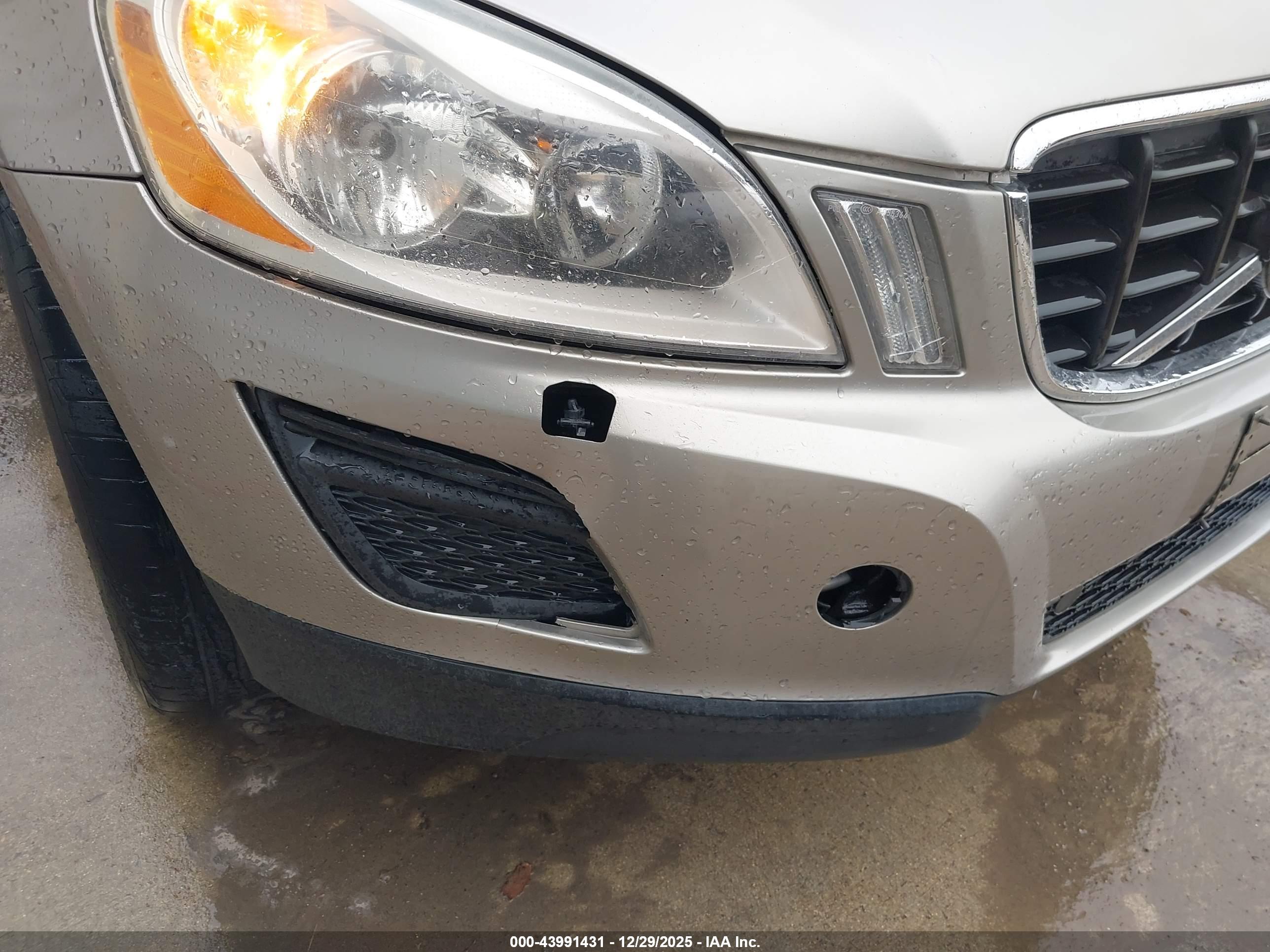 VOLVO XC60 image 6