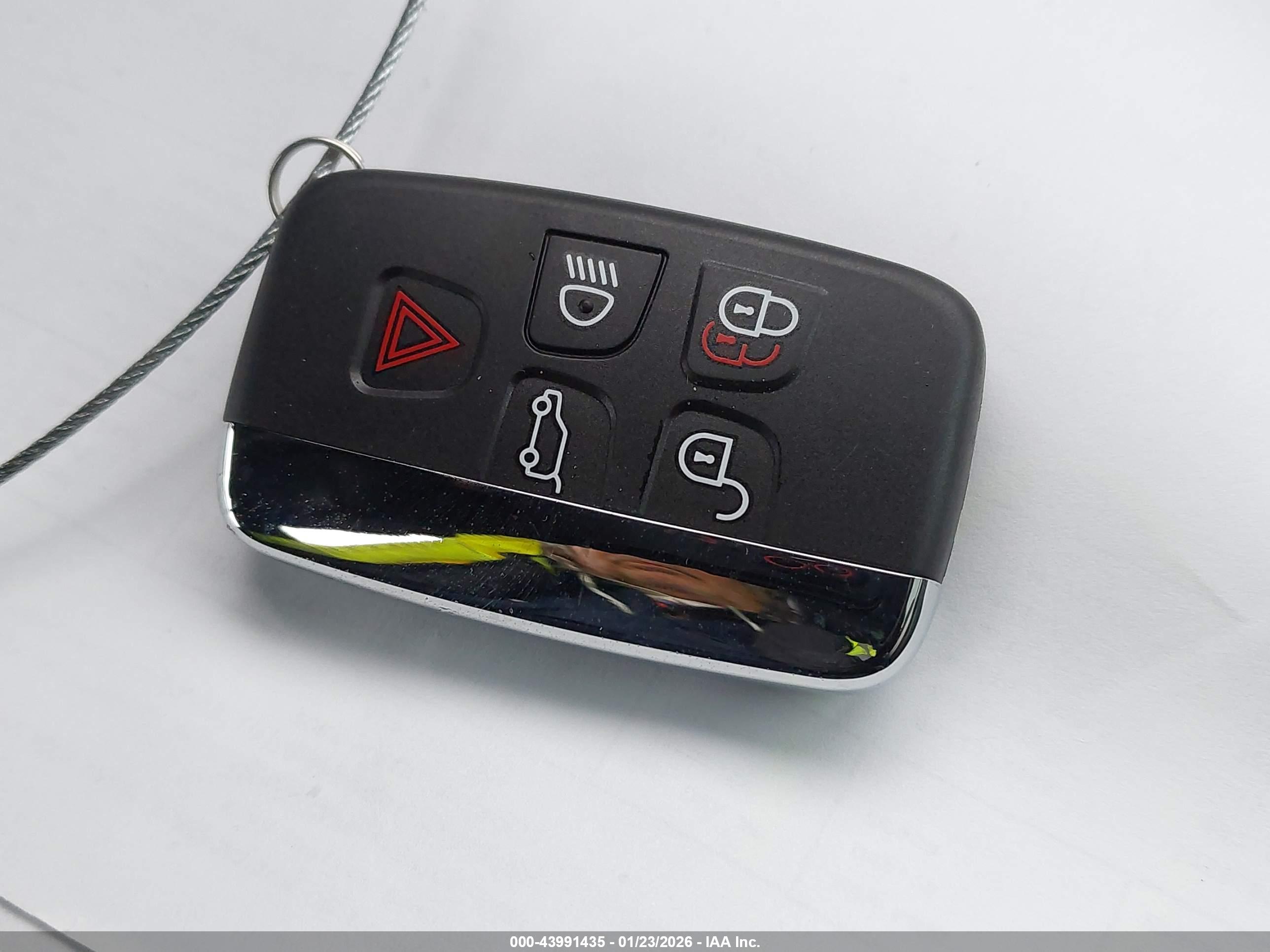 LAND ROVER image 11